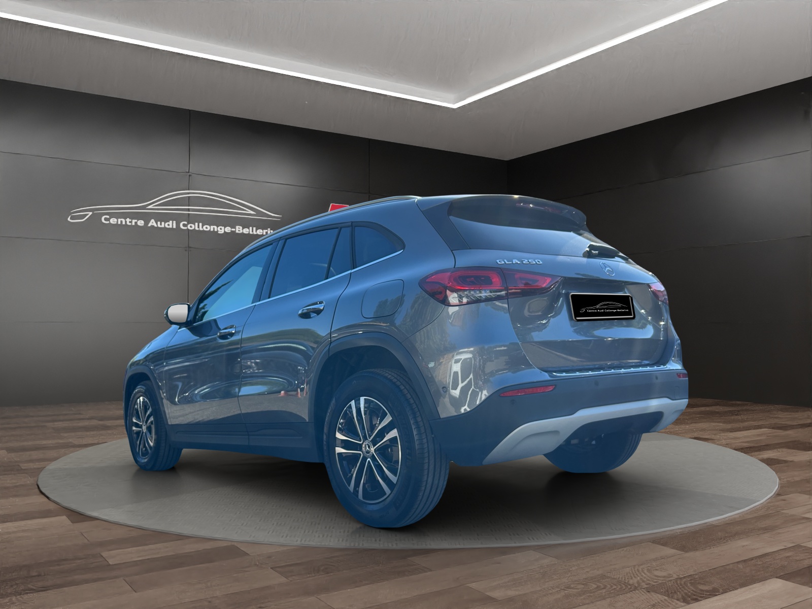 MERCEDES-BENZ GLA 250 4Matic Style 8G-DCT-image-3