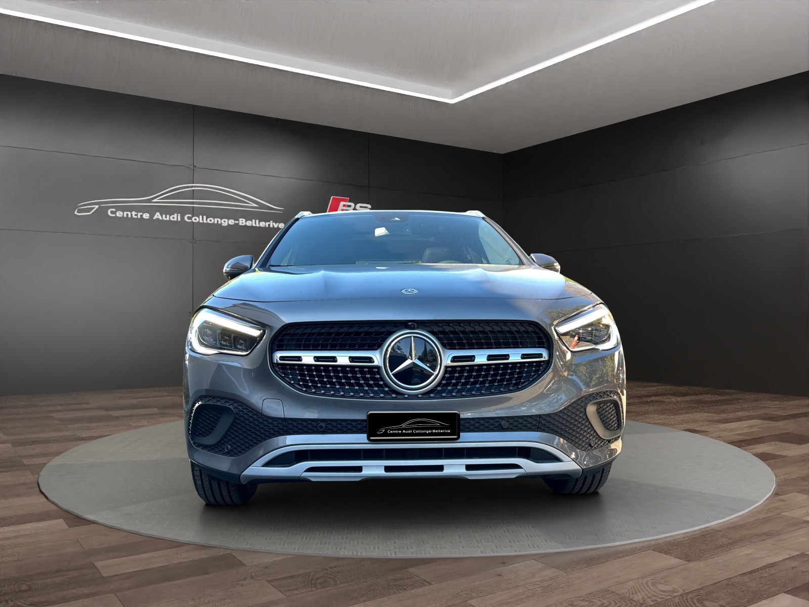 MERCEDES-BENZ GLA 250 4Matic Style 8G-DCT-image-1