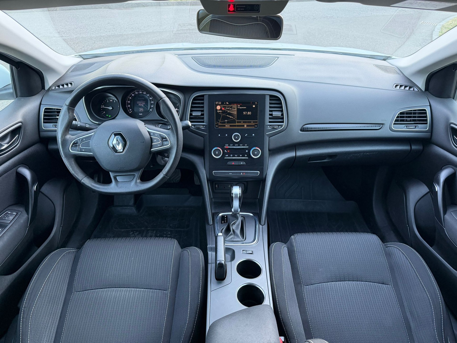 RENAULT Mégane Grandtour 1.5 dCi Zen EDC-image-7