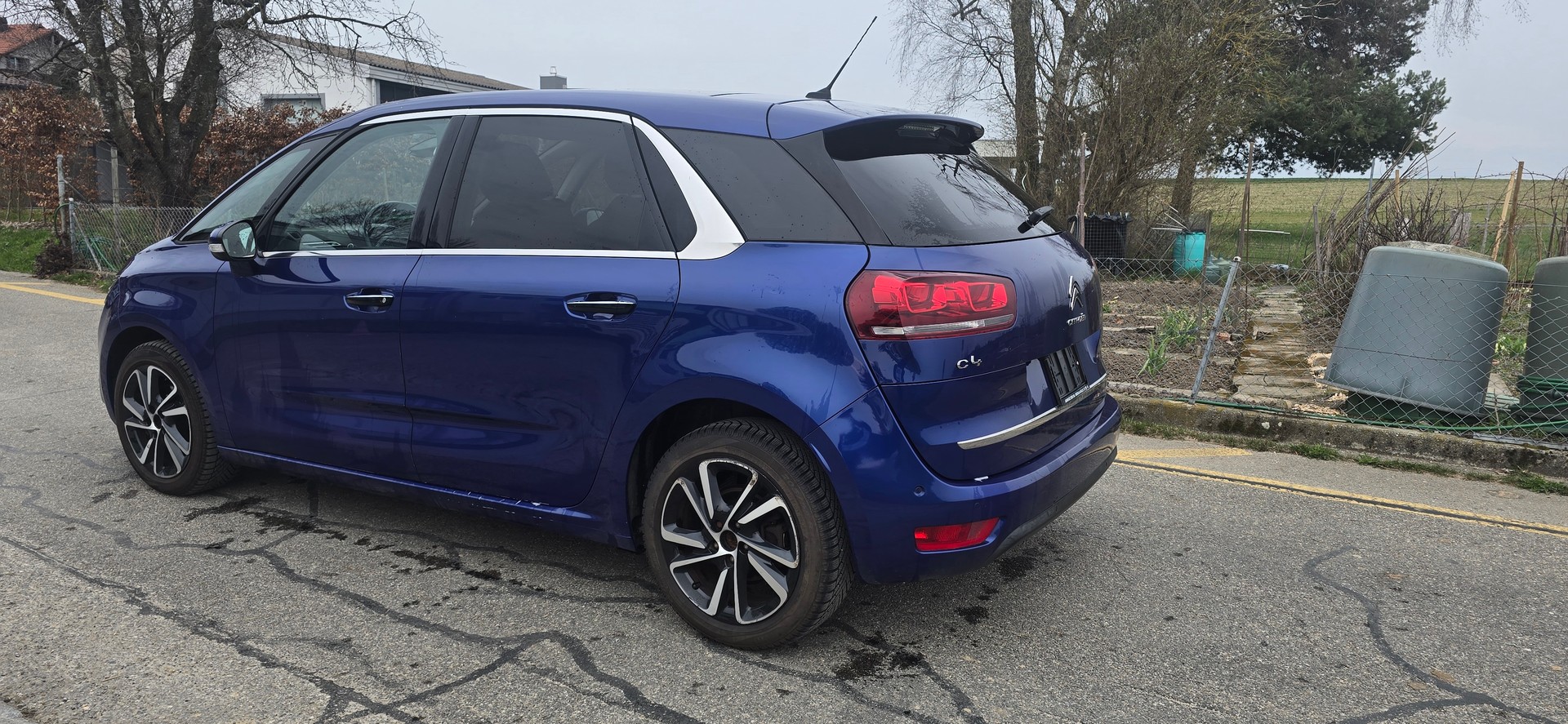 CITROEN C4 Picasso 1.2 Pure Tech Feel Edition EAT6-image-4