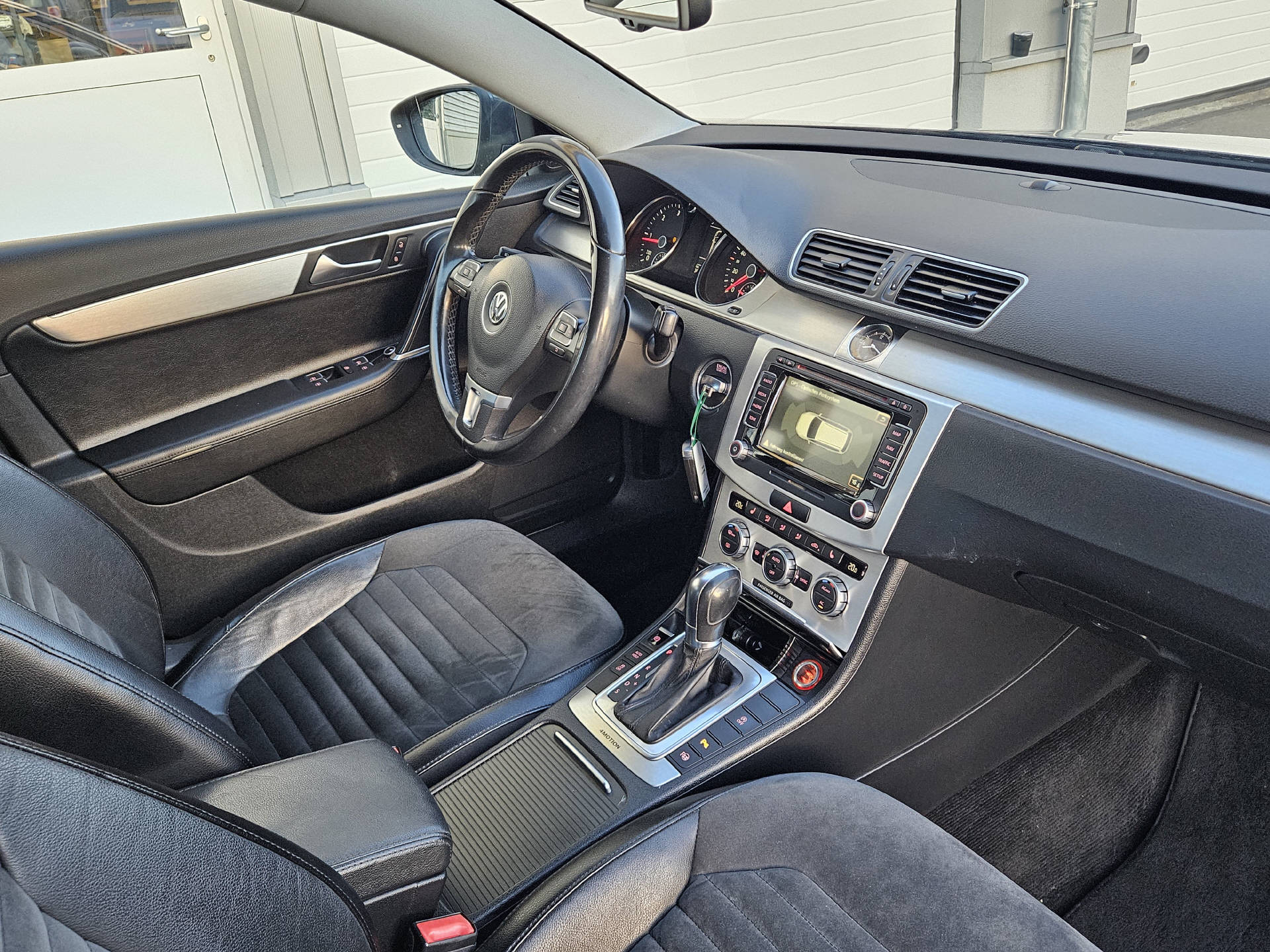 VW Passat Variant 2.0 TDI 170 BlueMT High.DSG 4m-image-9