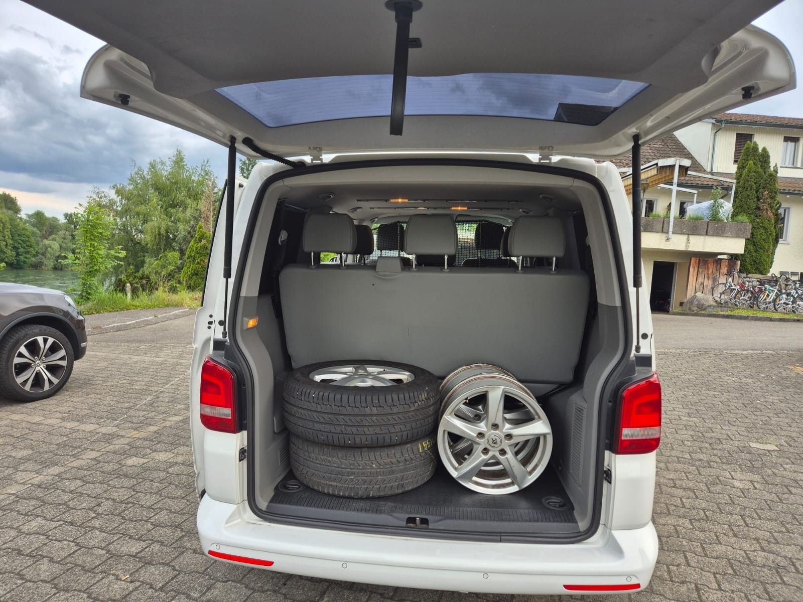 VW T5 Caravelle Comfortline 2.0 TDI CR 4Motion DSG-image-5