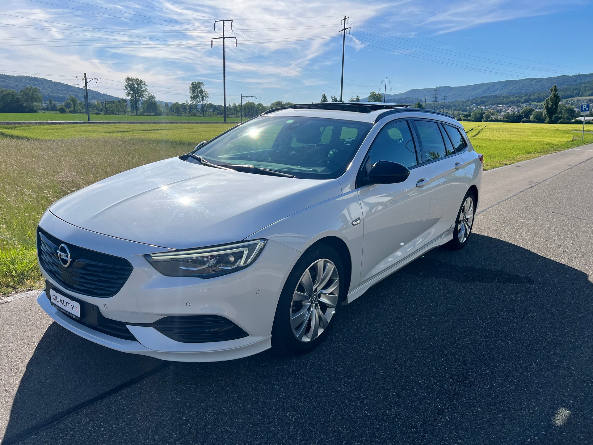 OPEL Insignia 2.0 BiDTI Sports- 360°-Kamera-Tourer Exclusive 4WD Auto-image-1