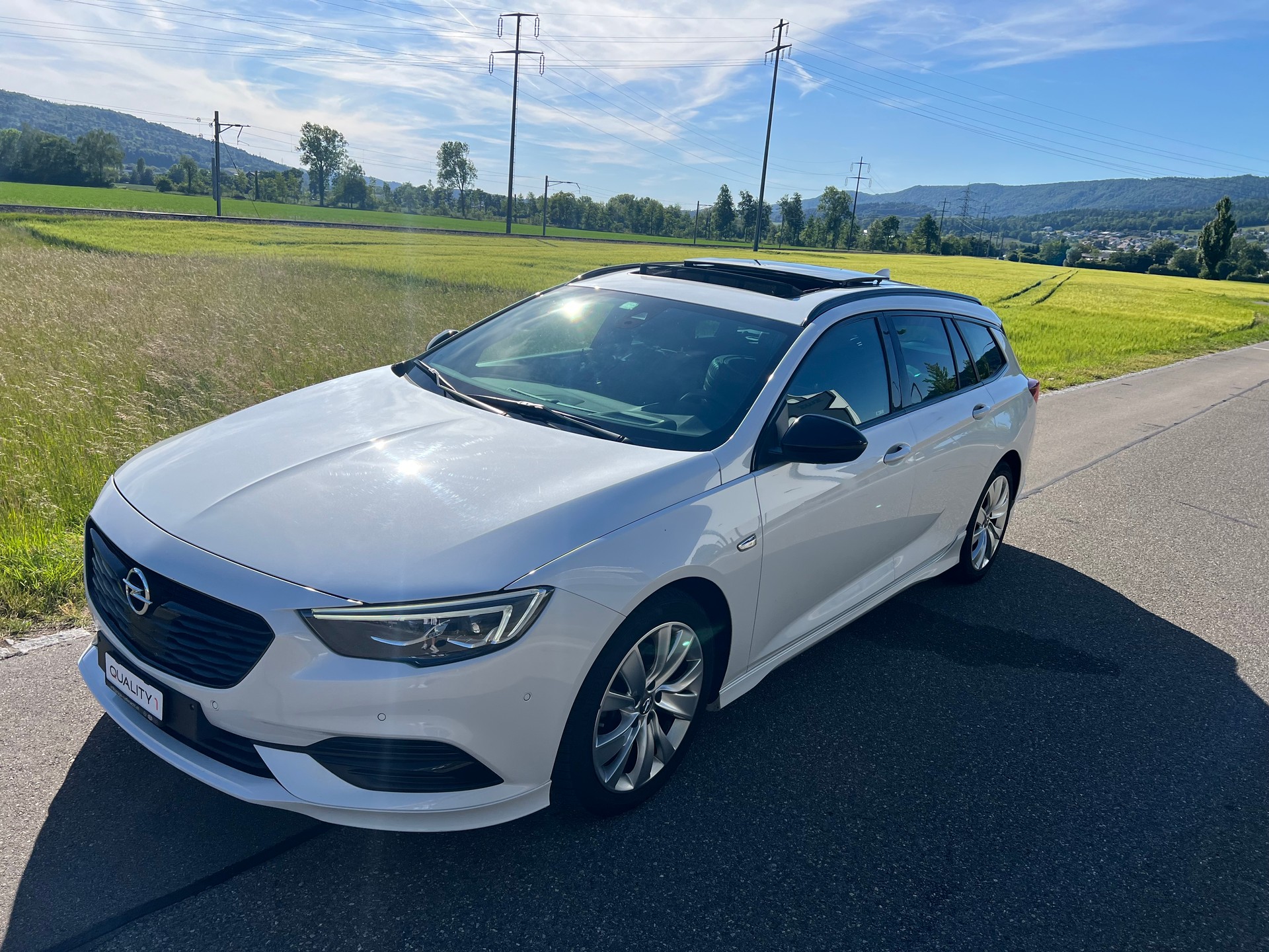 OPEL Insignia 2.0 BiDTI Sports- 360°-Kamera-Tourer Exclusive 4WD Auto-image-4