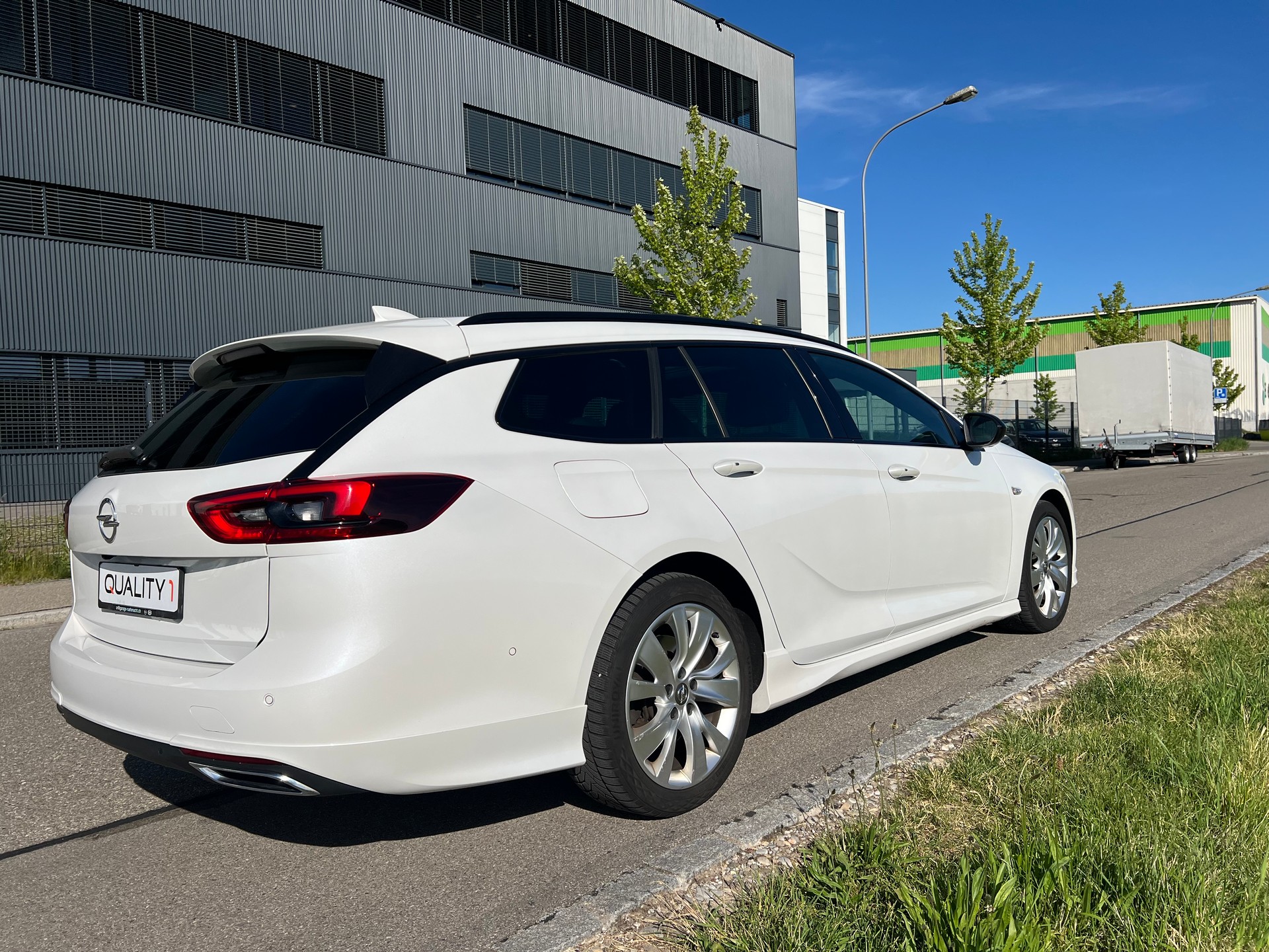 OPEL Insignia 2.0 BiDTI Sports- 360°-Kamera-Tourer Exclusive 4WD Auto-image-12