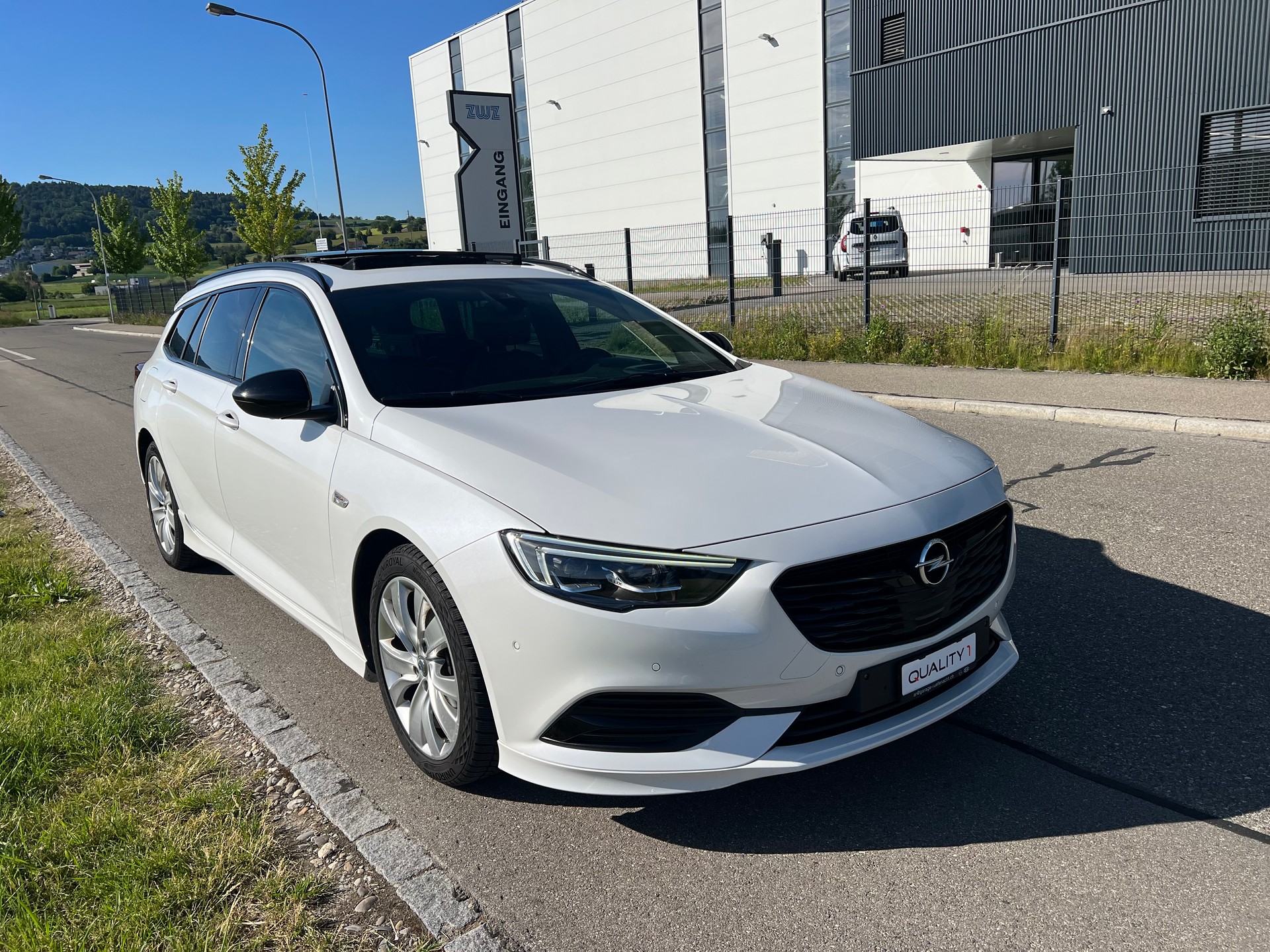 OPEL Insignia 2.0 BiDTI Sports- 360°-Kamera-Tourer Exclusive 4WD Auto