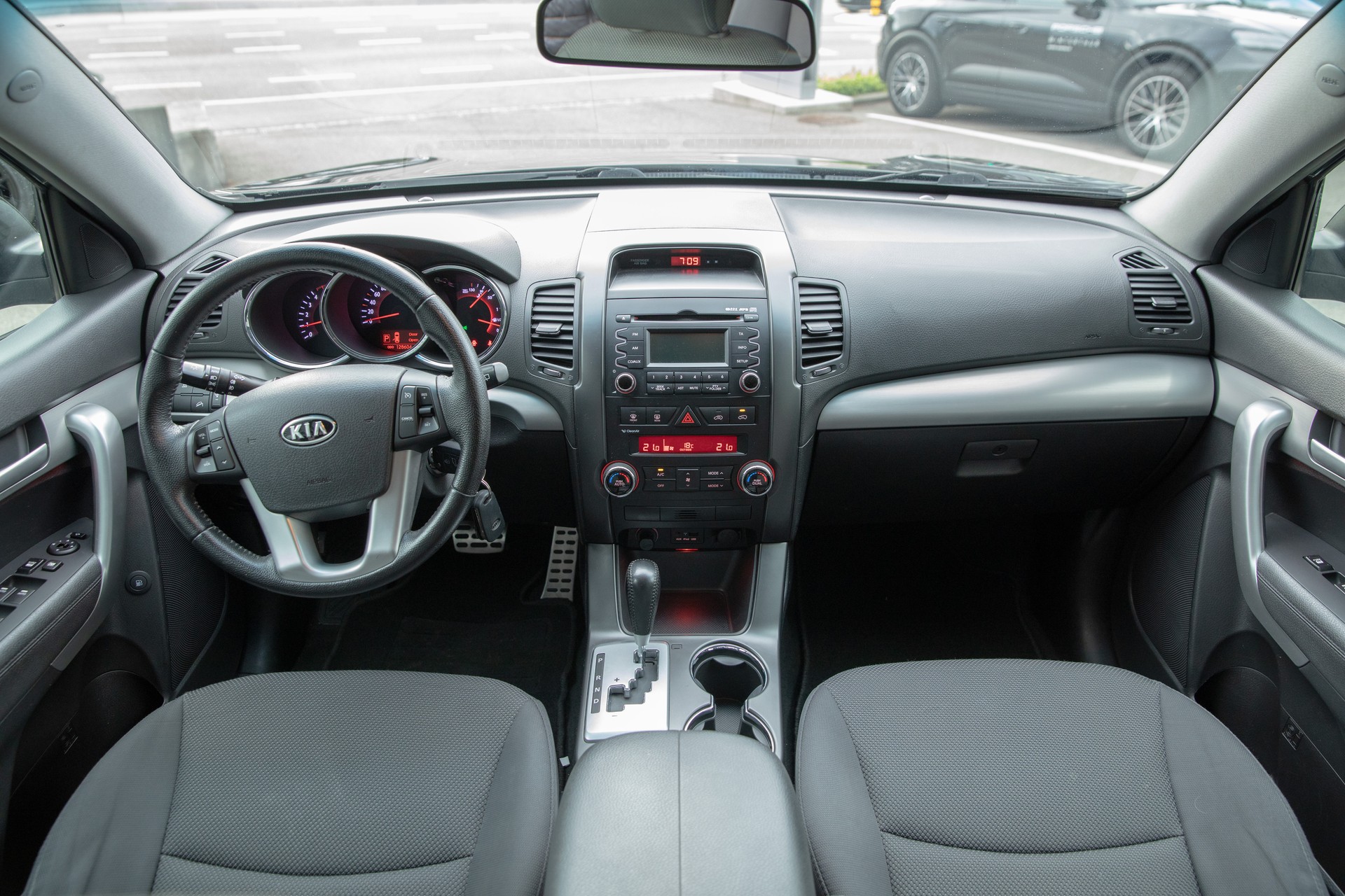 KIA Sorento 2.2 CRDI Style Automatic-image-8