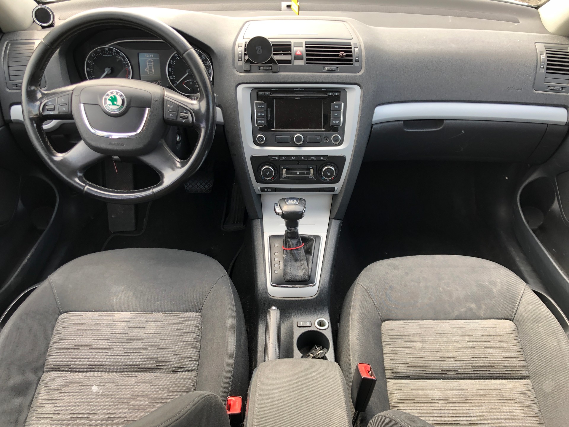 SKODA Octavia Combi 2.0 TDI Adventure 4x4 DSG-image-8