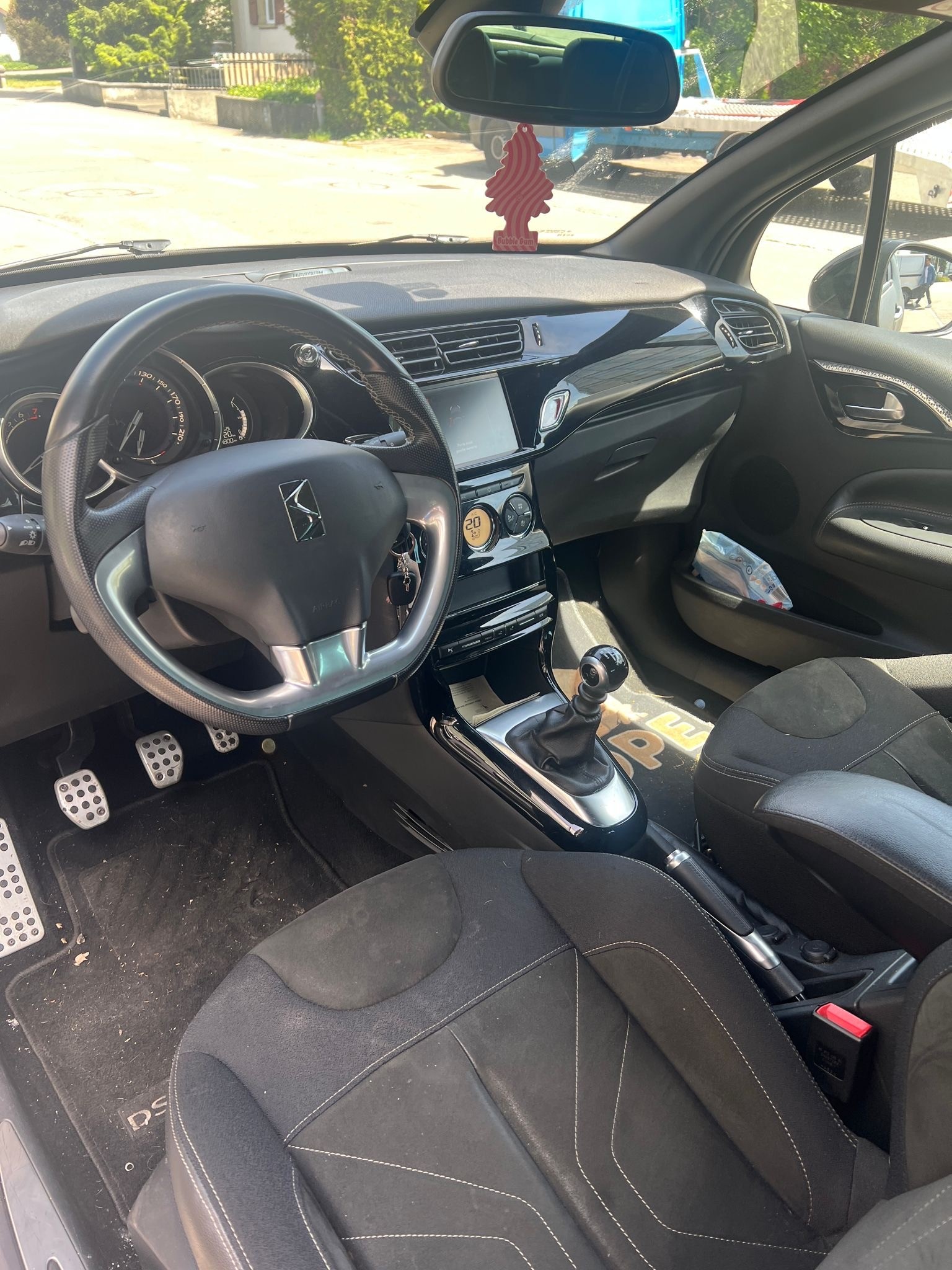 DS AUTOMOBILES DS 3 1.2 PureTech Dark Side-image-8