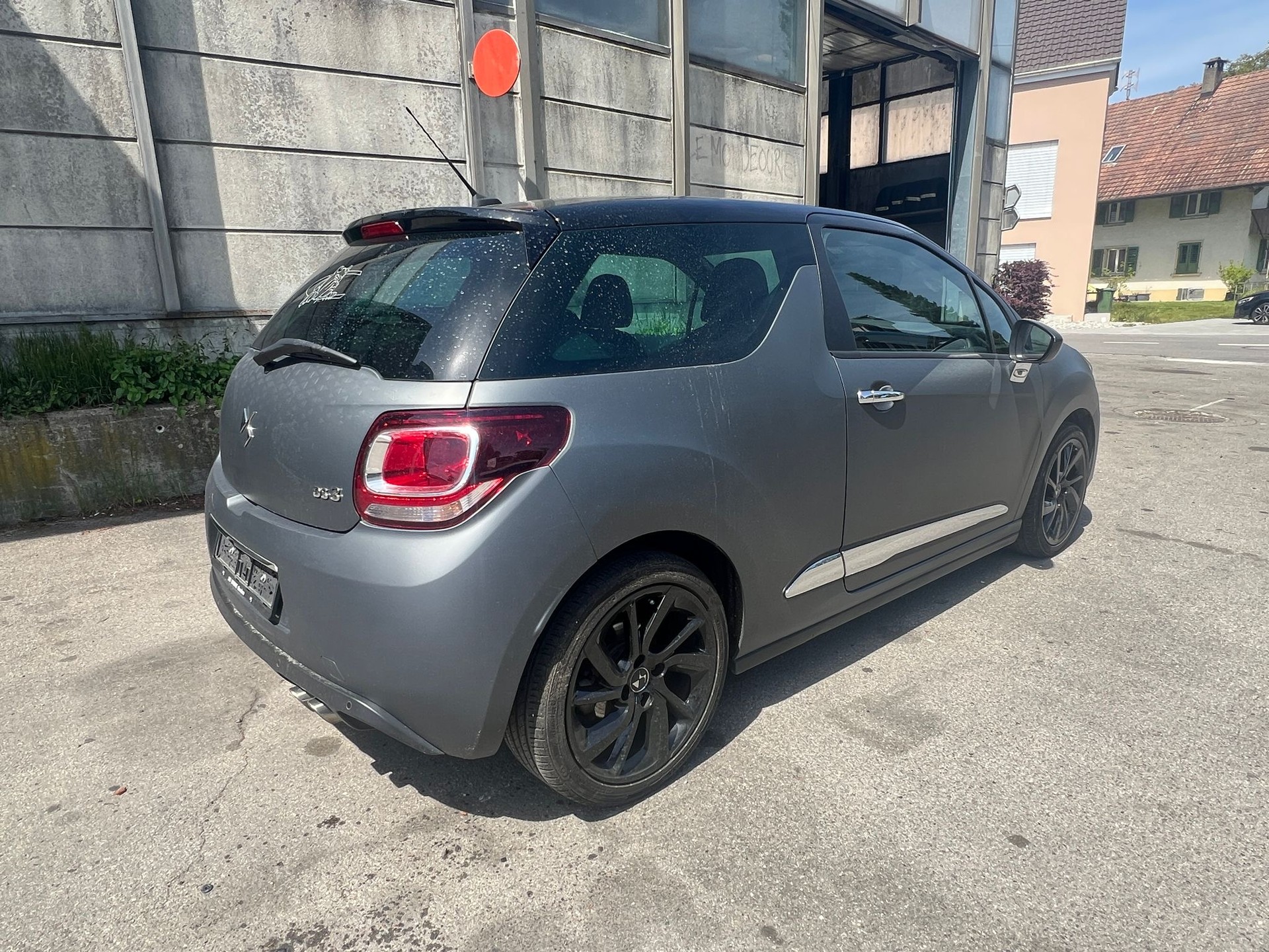 DS AUTOMOBILES DS 3 1.2 PureTech Dark Side-image-3