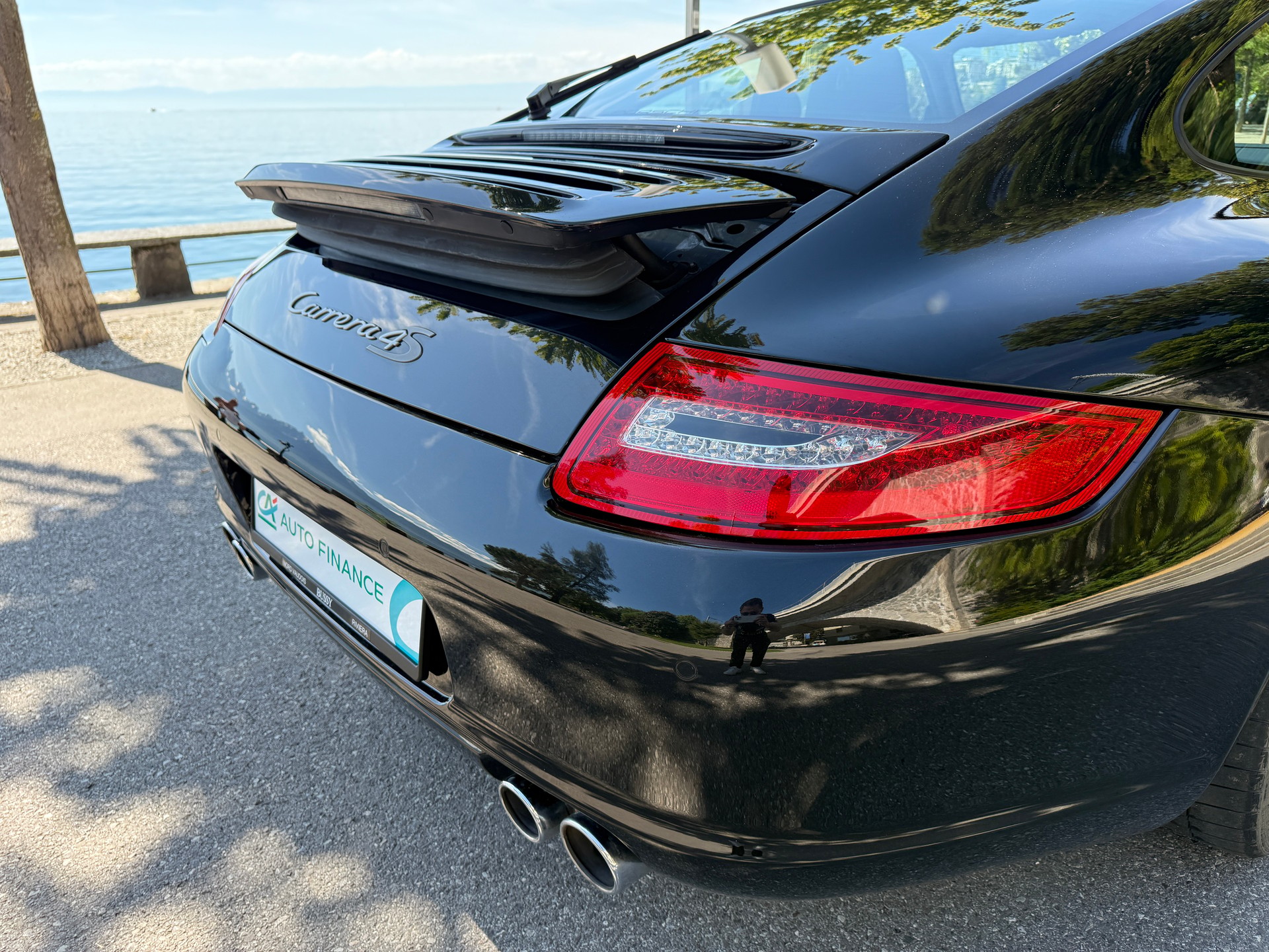 PORSCHE 911 Carrera 4-image-19