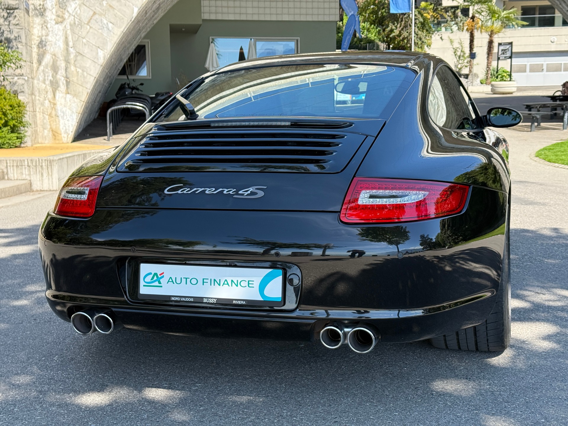 PORSCHE 911 Carrera 4-image-21