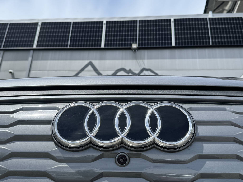 AUDI Q4 e-tron 45 quattro-image-12