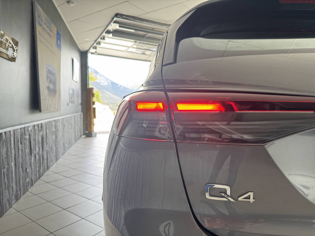 AUDI Q4 e-tron 45 quattro-image-28