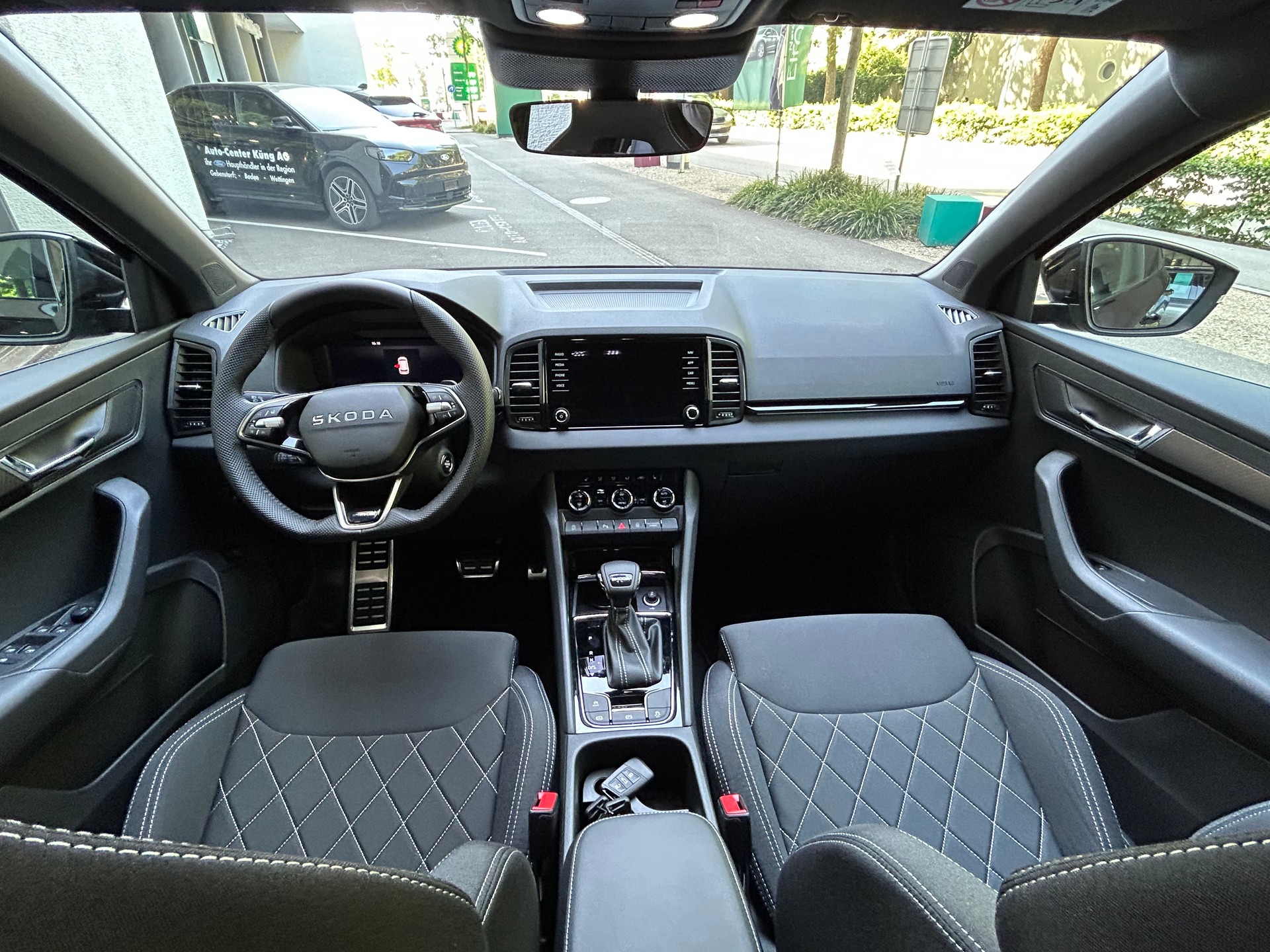 SKODA Karoq 1.5 TSI SportLine DSG-image-7
