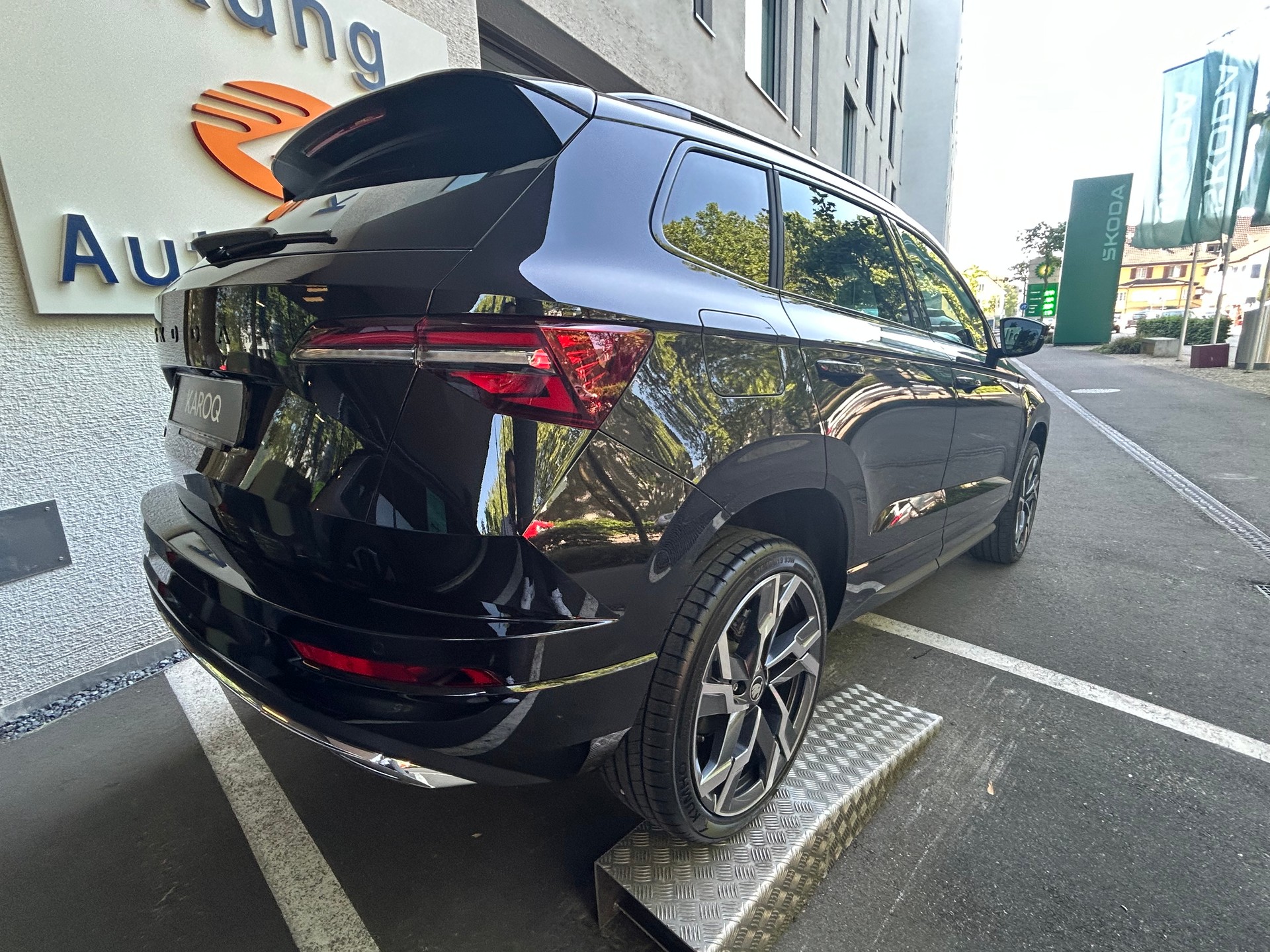 SKODA Karoq 1.5 TSI SportLine DSG-image-2