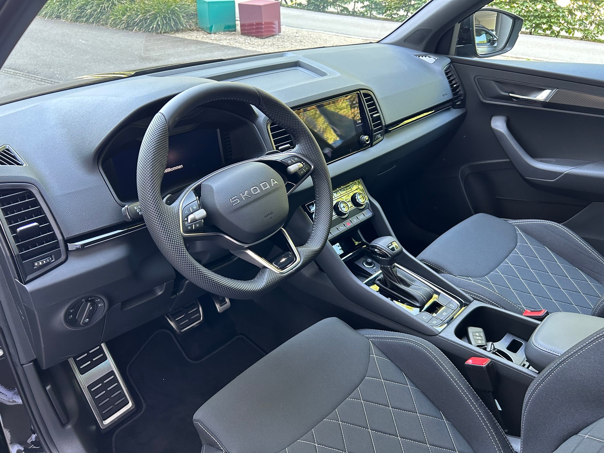 SKODA Karoq 1.5 TSI SportLine DSG-image-9
