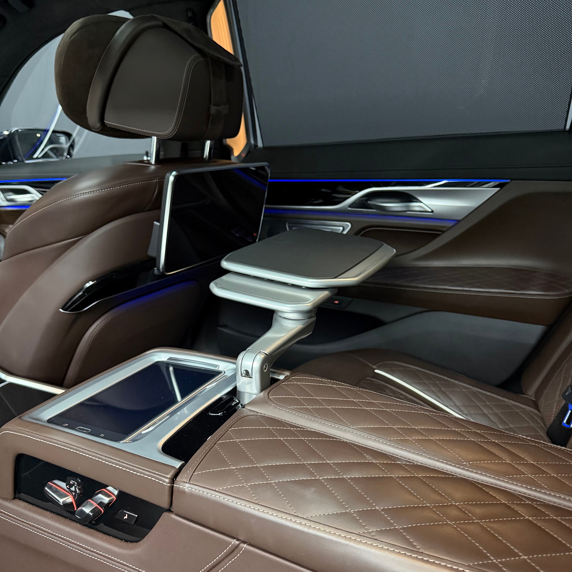 BMW 745Le xDrive Steptronic-image-11