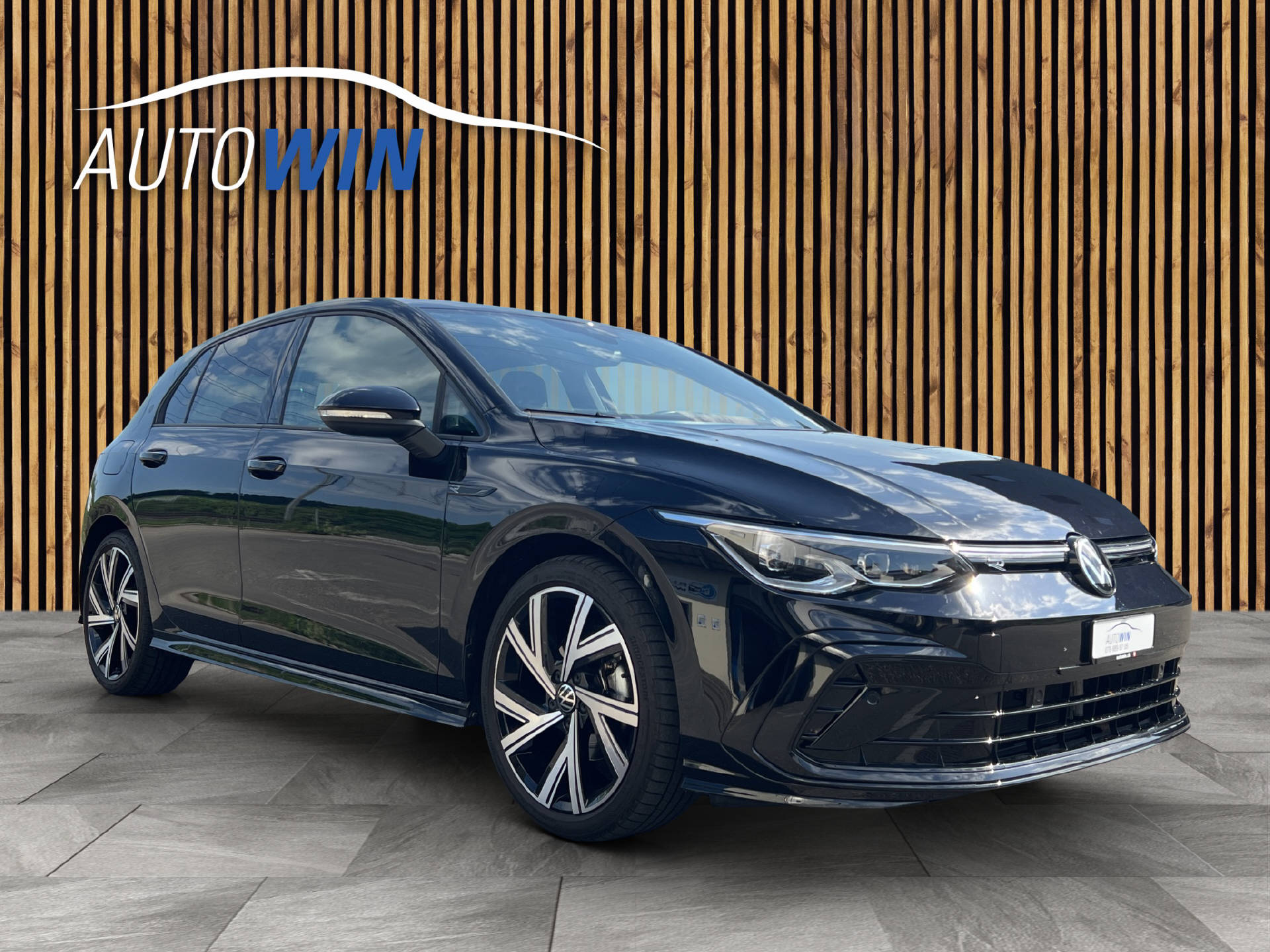 VW Golf VIII 1.5 eTSI R-Line DSG-image-7