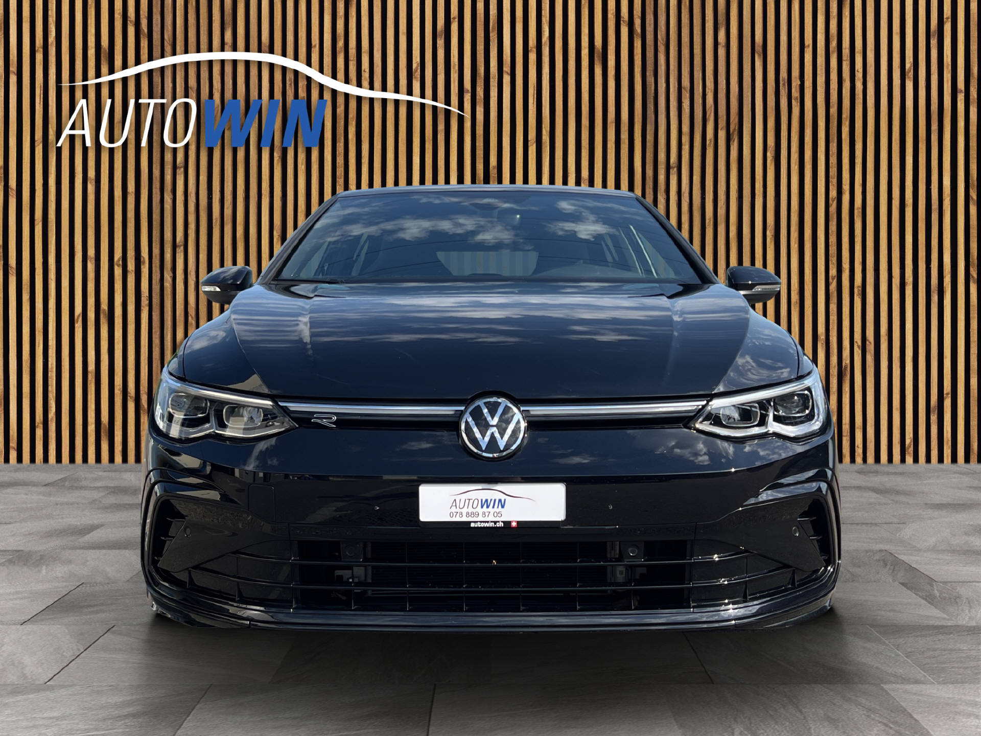 VW Golf VIII 1.5 eTSI R-Line DSG-image-1