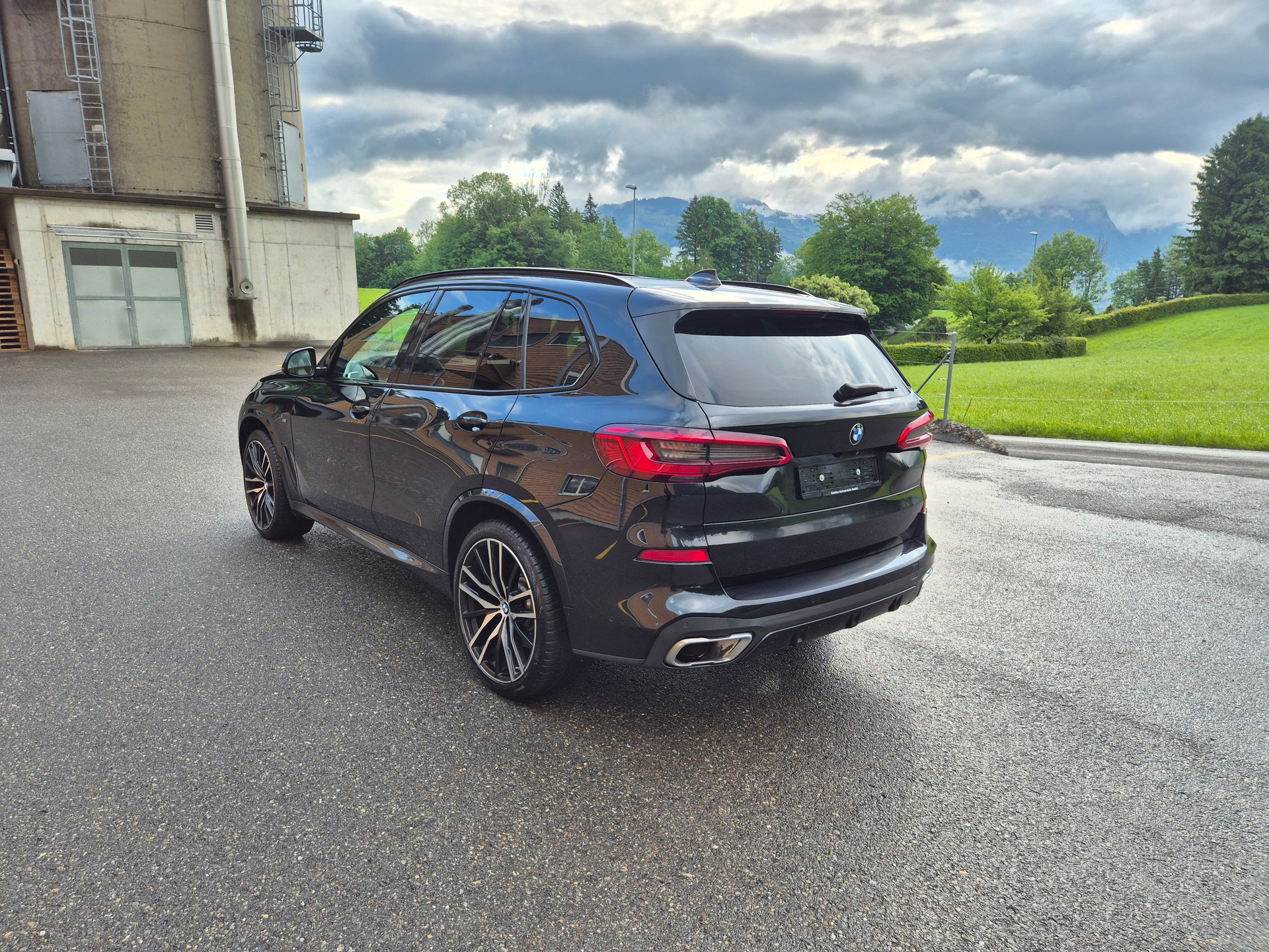 BMW X5 xDrive 40i Steptronic-image-2
