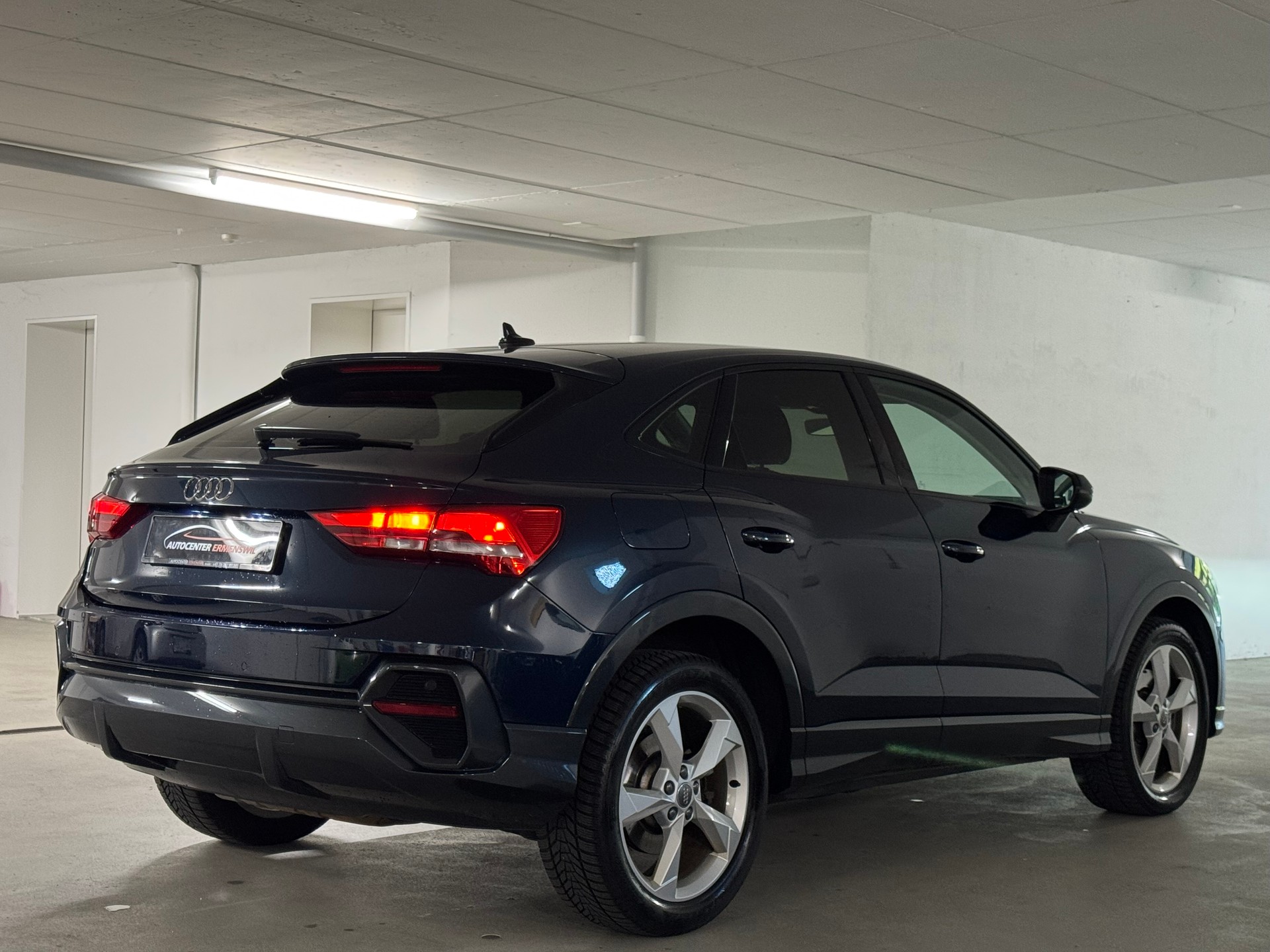 AUDI Q3 Sportback 45 TFSI quattro S-tronic mit AHK-image-6