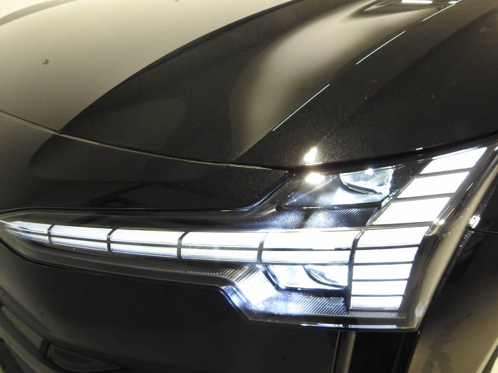 VOLVO EX 30 E60 Twin Ultra Performance AWD-image-10