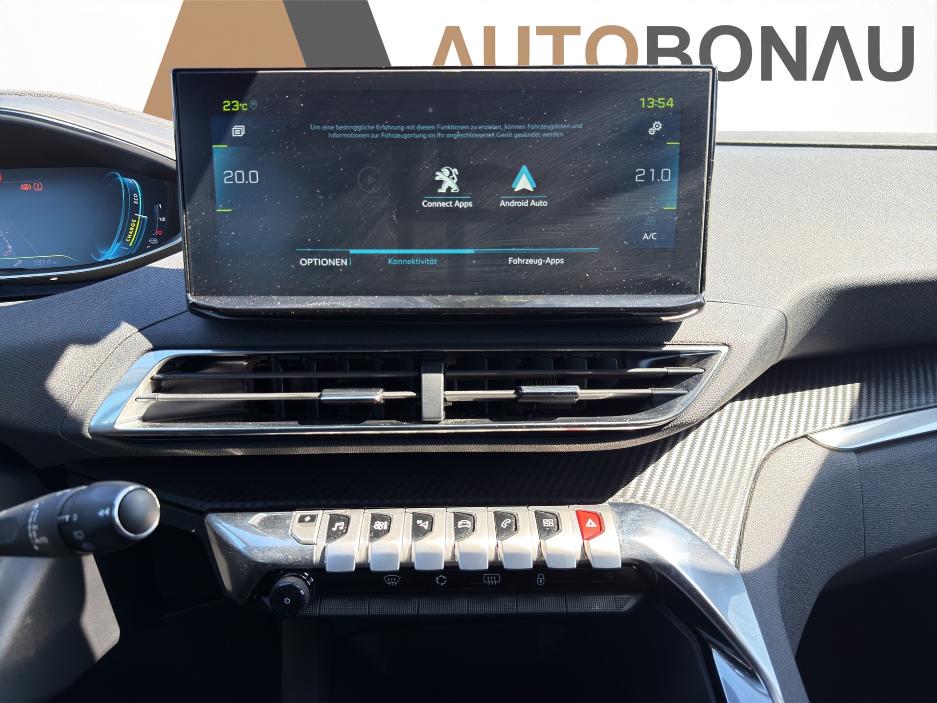 PEUGEOT 2008 1.2 Hybrid 145 Style-image-20