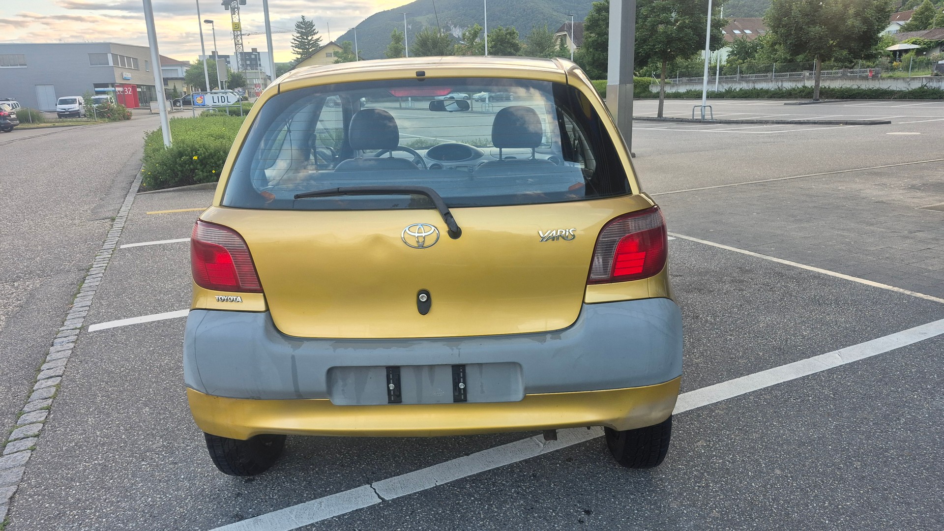 TOYOTA Yaris 1.0-image-5