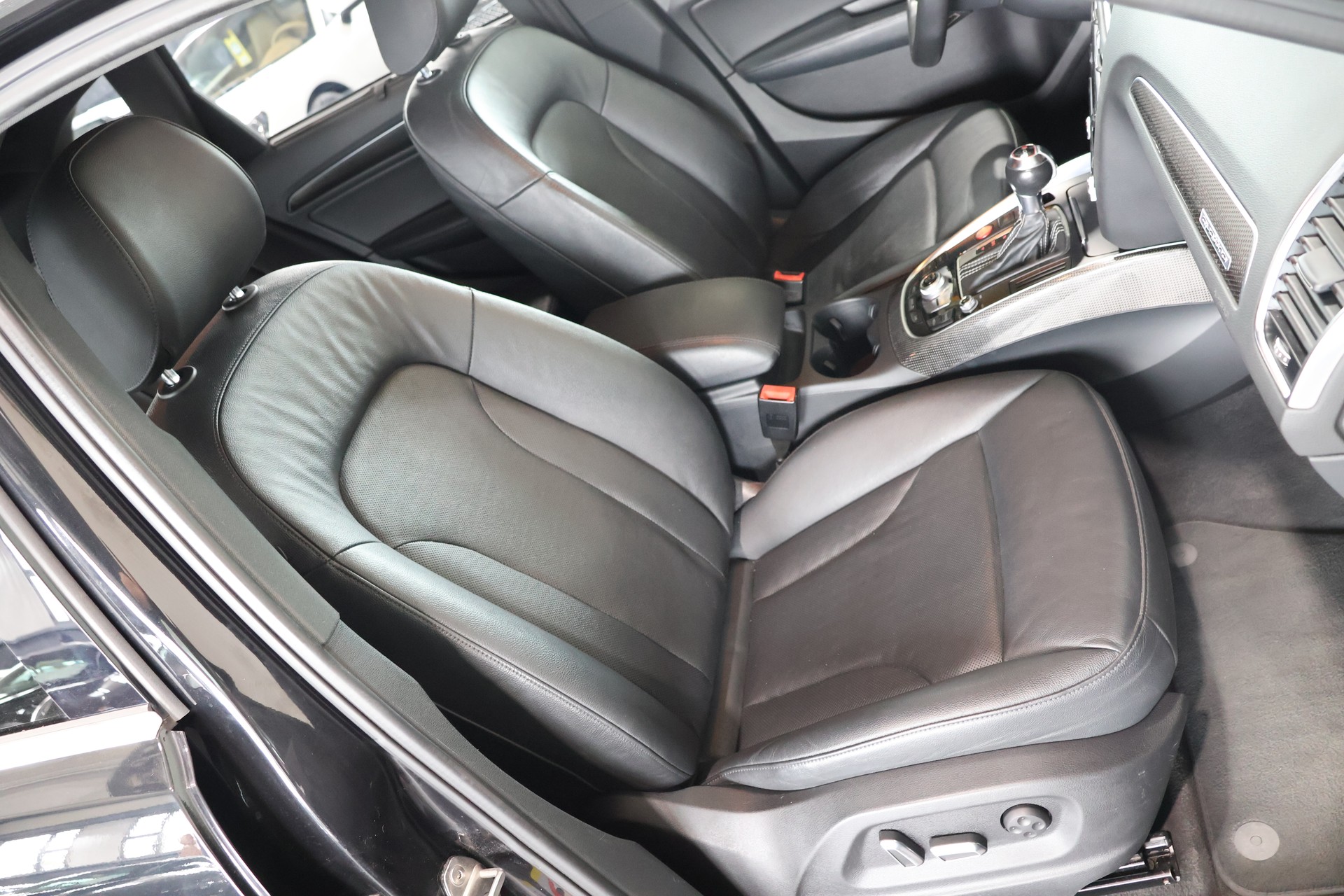 AUDI SQ5 3.0 TDI quattro tiptronic-image-13