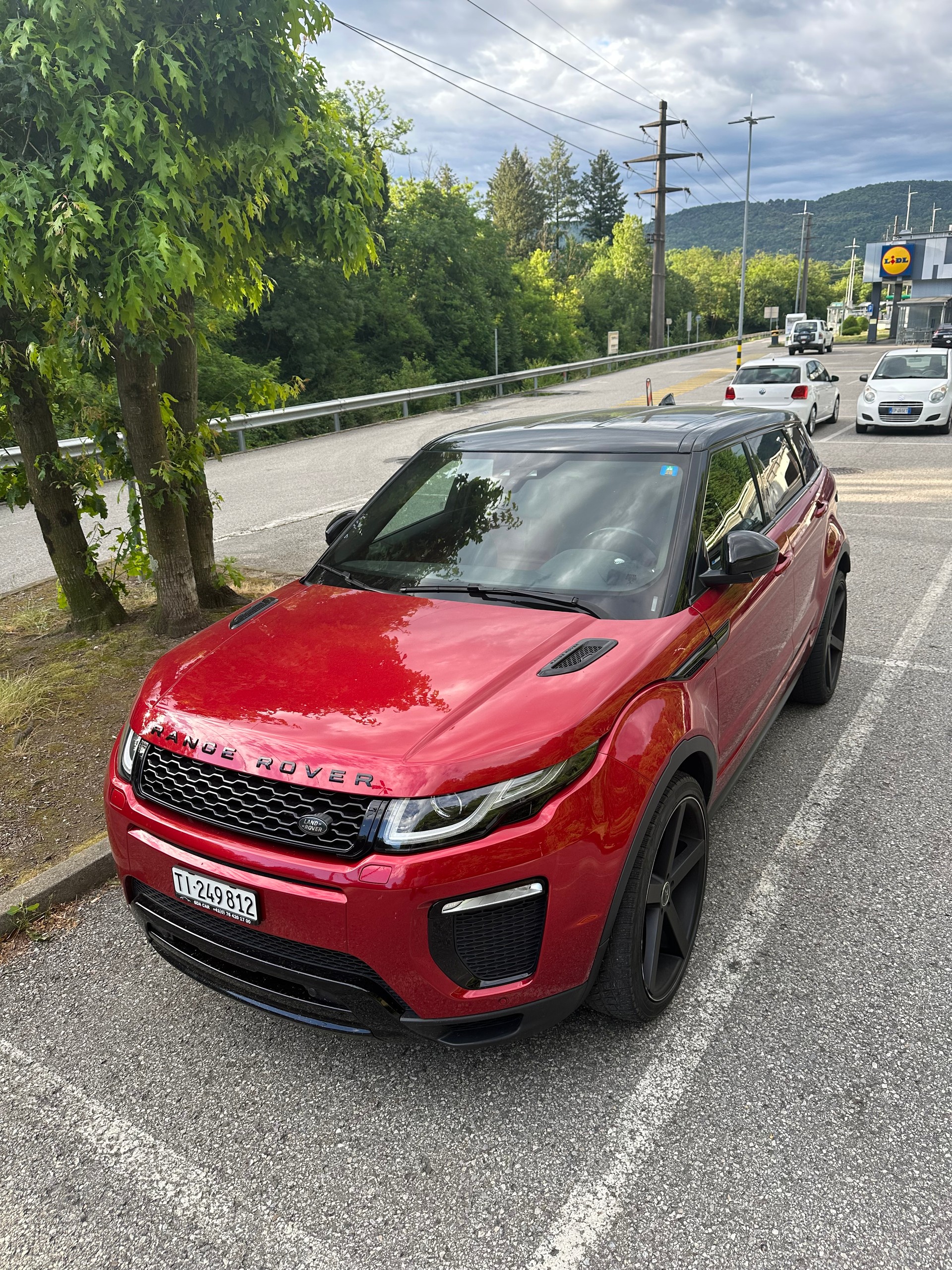LAND ROVER 2.0 TD4 HSE Dynamic-image-1