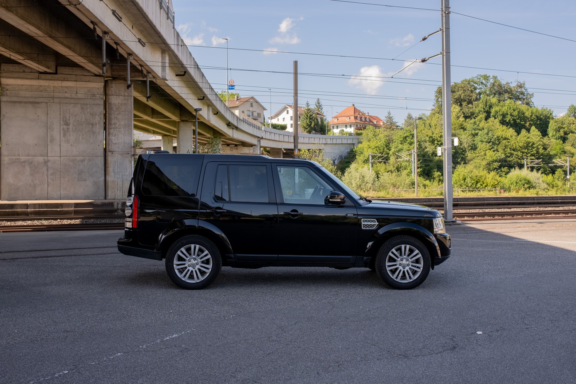 LAND ROVER Discovery 3.0 SDV6 HSE Automatic-image-3