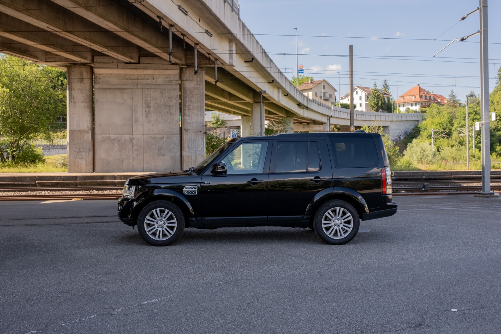 LAND ROVER Discovery 3.0 SDV6 HSE Automatic-image-5