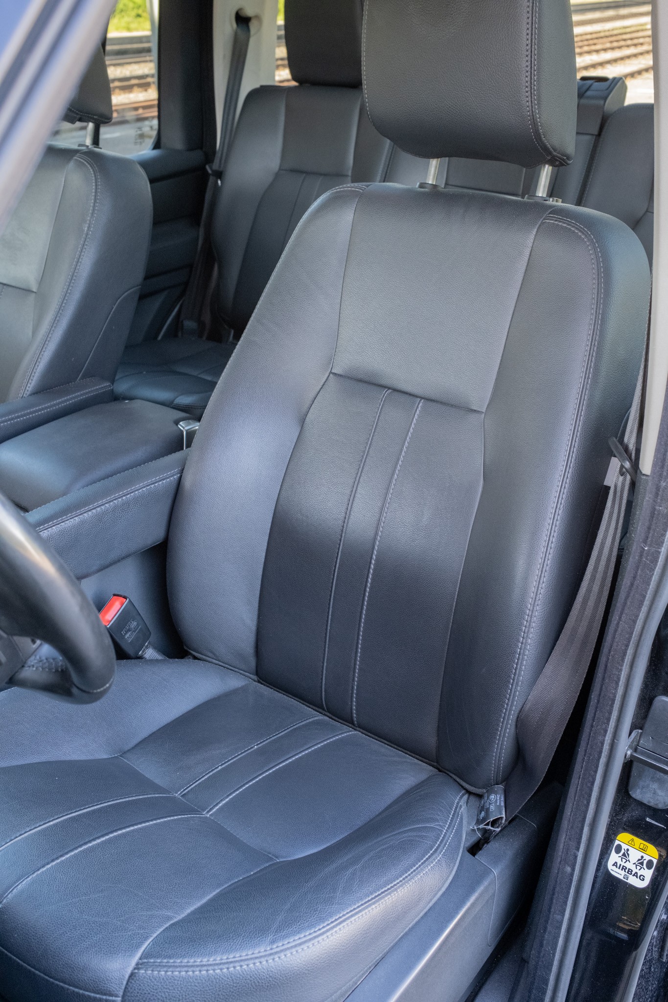 LAND ROVER Discovery 3.0 SDV6 HSE Automatic-image-7