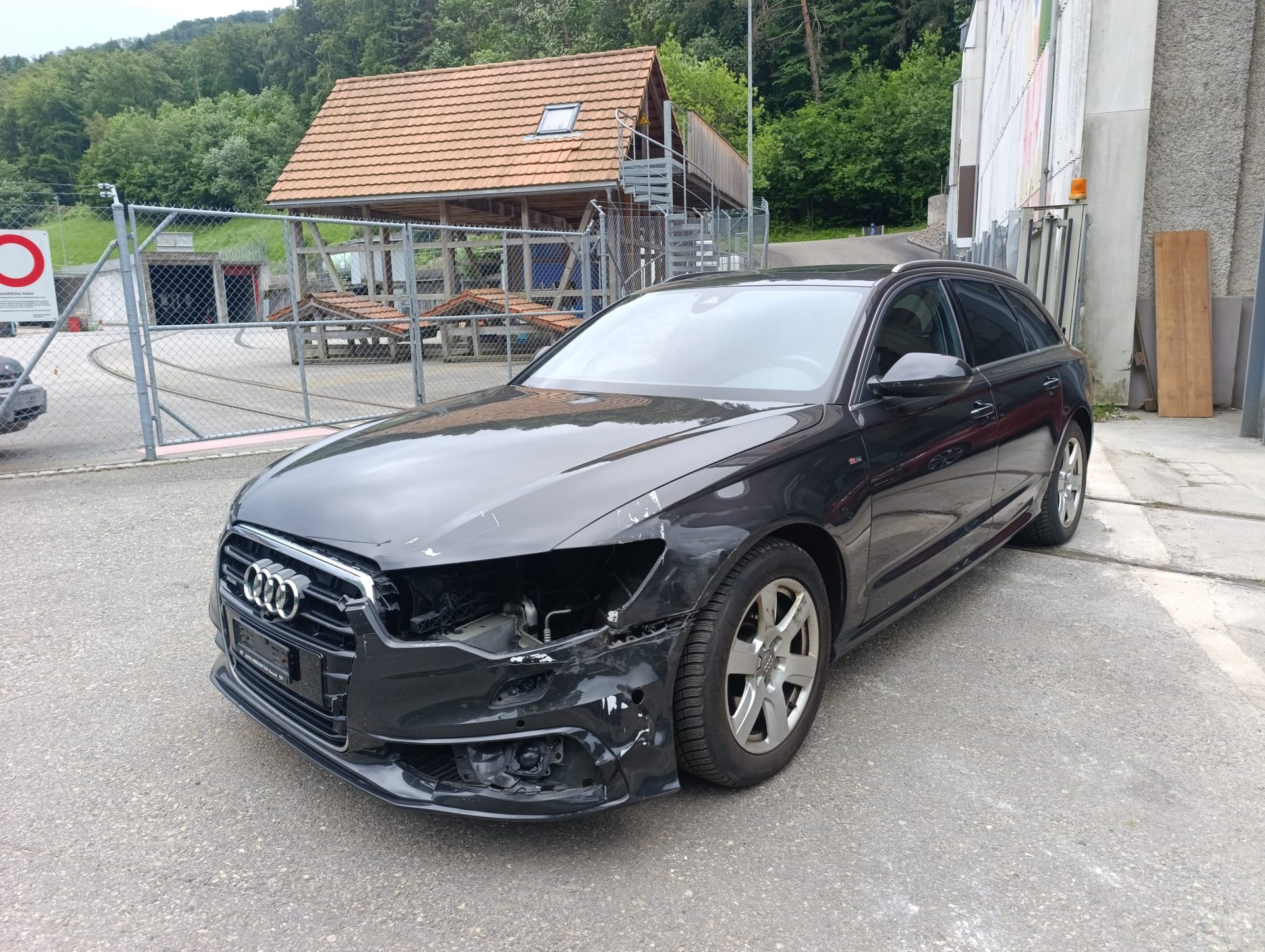 AUDI A6 Avant 3.0 TDI V6 quattro S-tronic-image-2