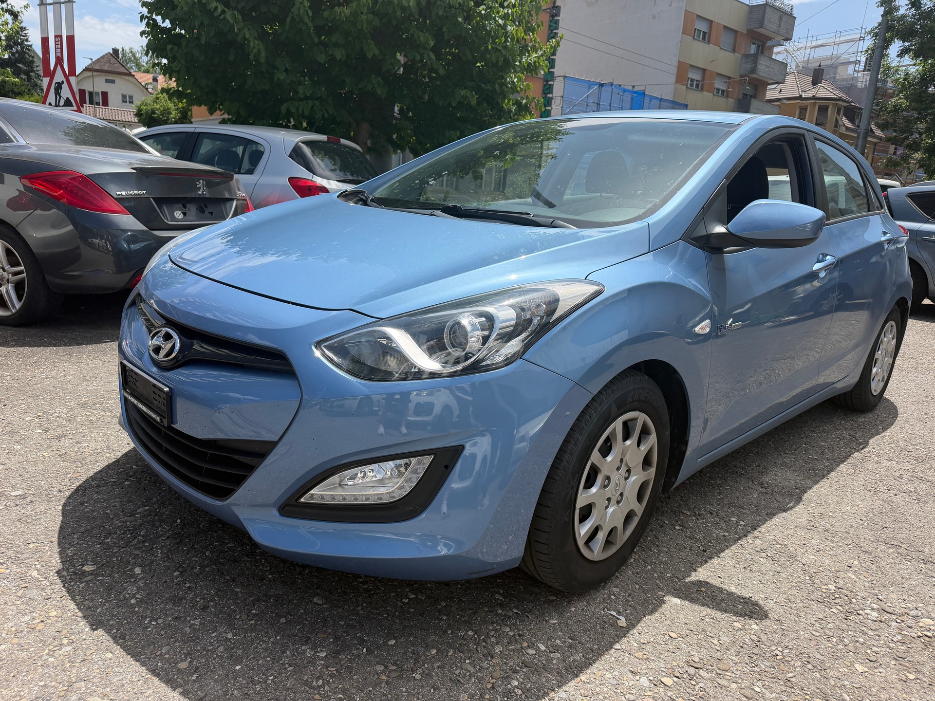 HYUNDAI i30 1.4 Pica-image-1