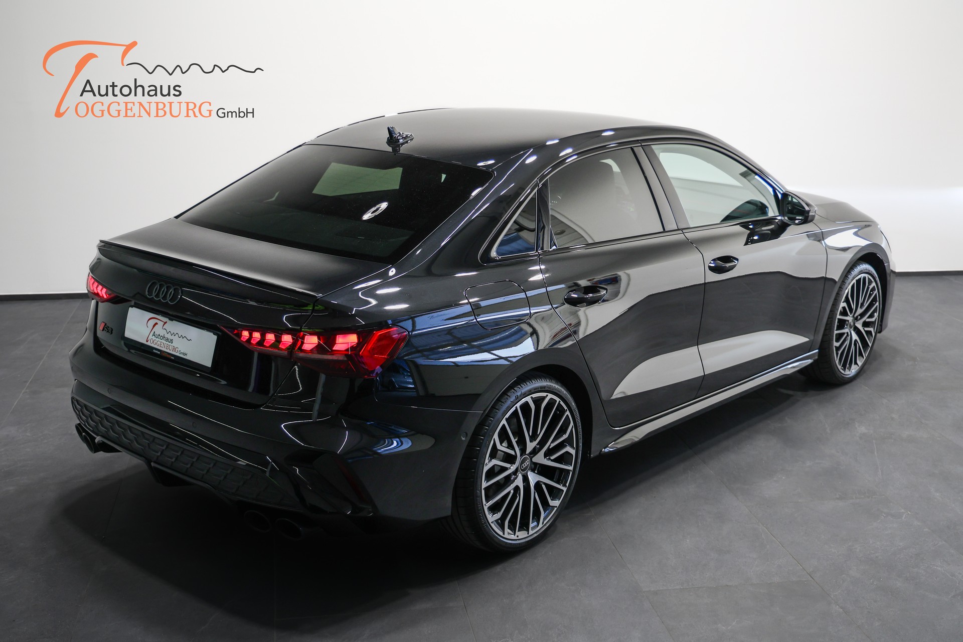 AUDI S3 Limousine TFSI quattro S-tronic *Facelift*Audi Werksgarantie*-image-8