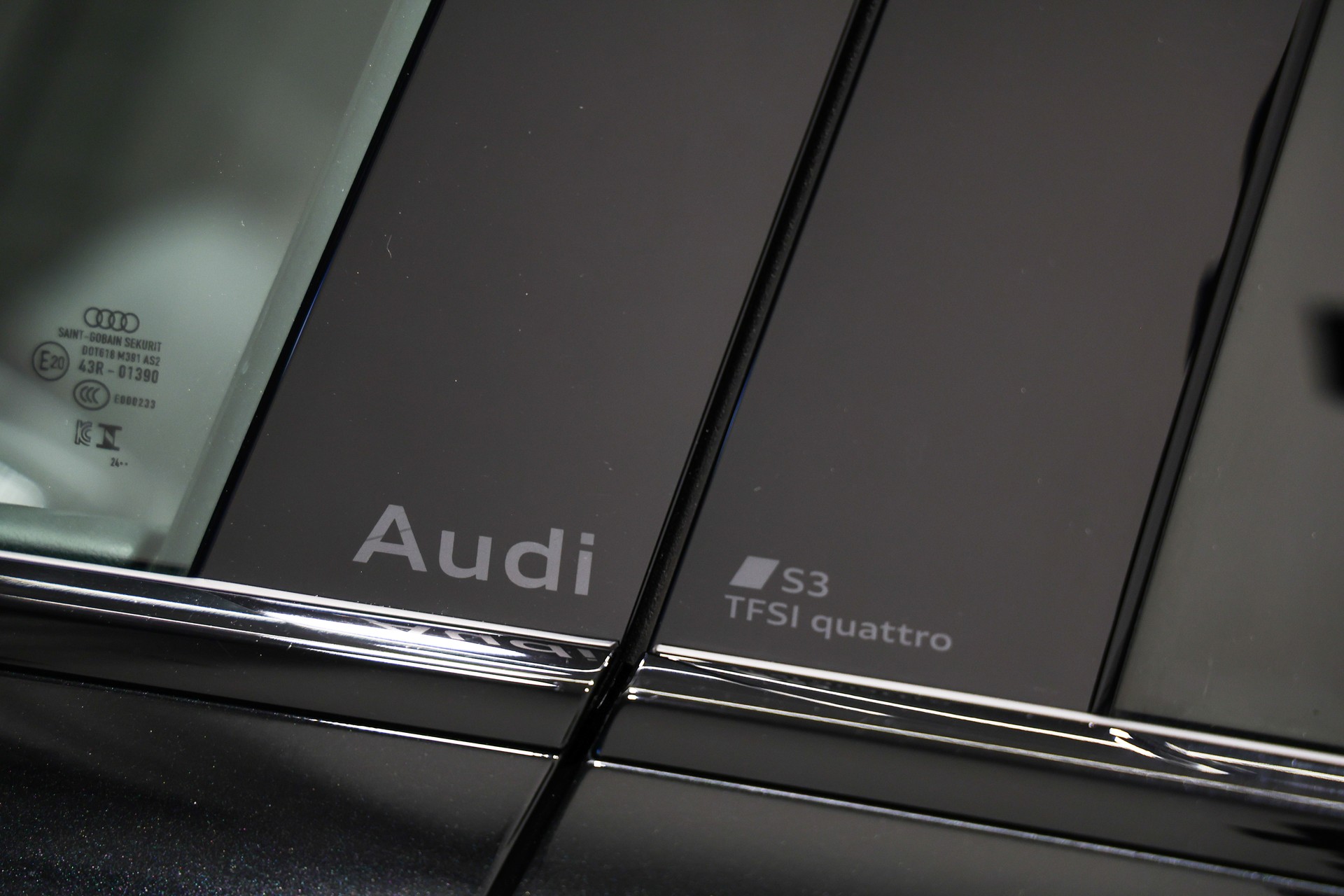 AUDI S3 Limousine TFSI quattro S-tronic *Facelift*Audi Werksgarantie*-image-13