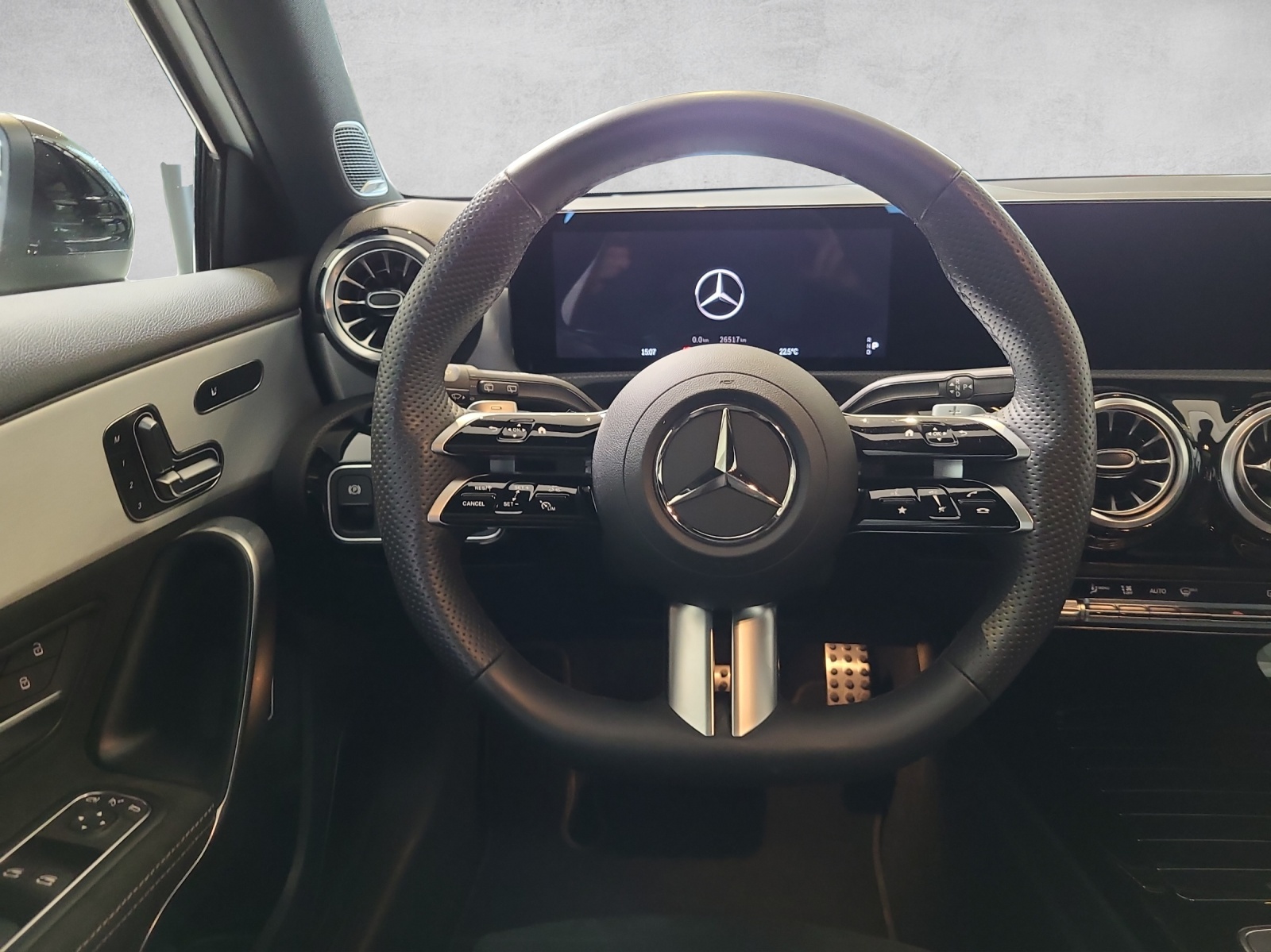MERCEDES-BENZ A 250 e 8G-DCT-image-12