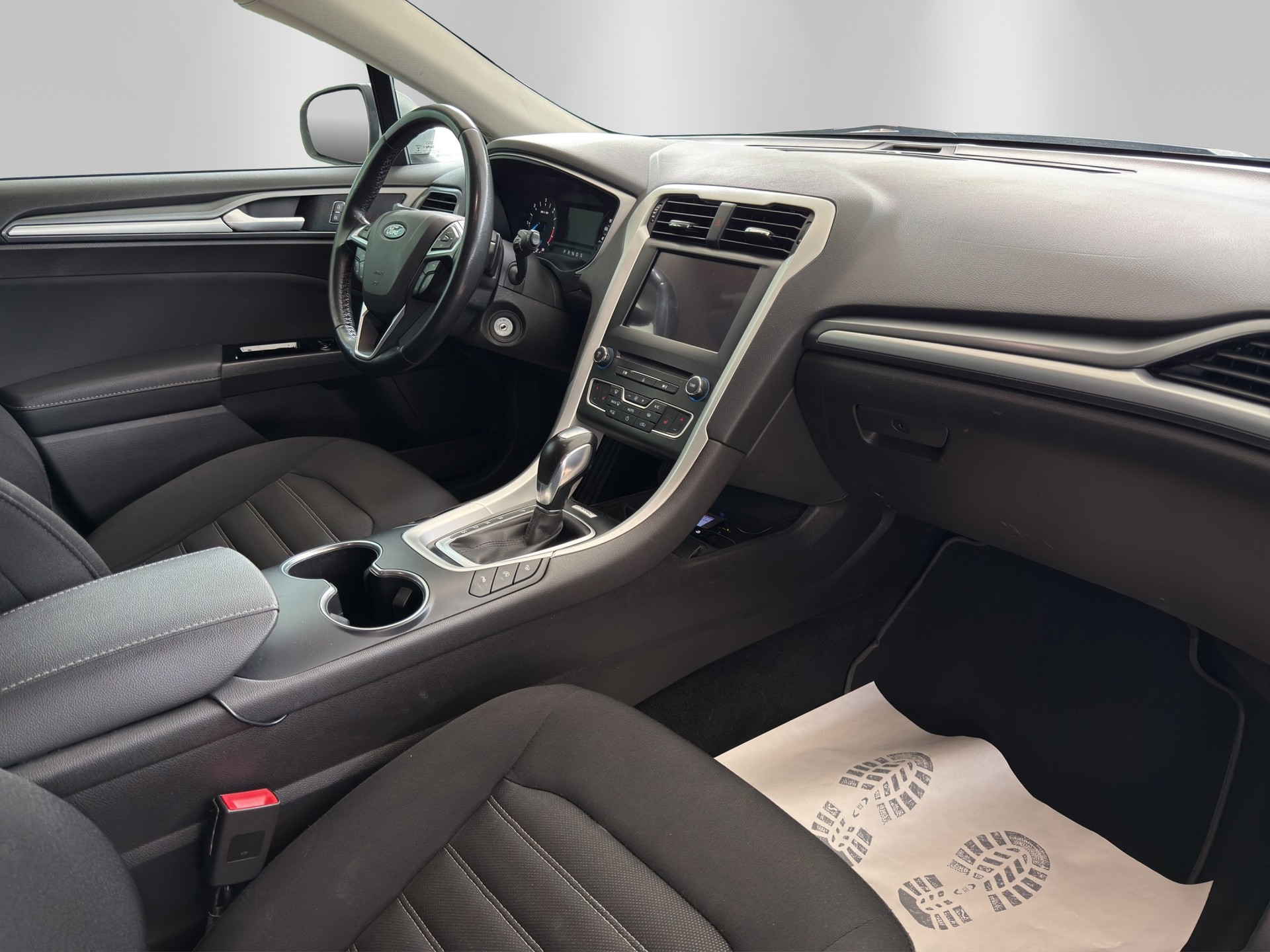FORD Mondeo 2.0 TDCi Business Plus PowerShift-image-12