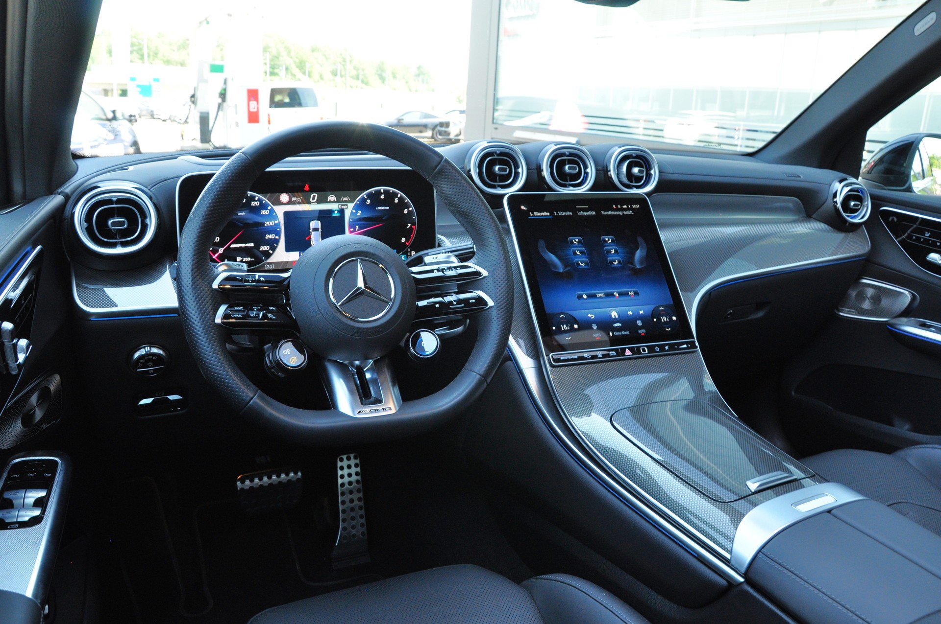 MERCEDES-BENZ GLC 43 AMG Executive Edition 4Matic 9G-Tronic-image-18