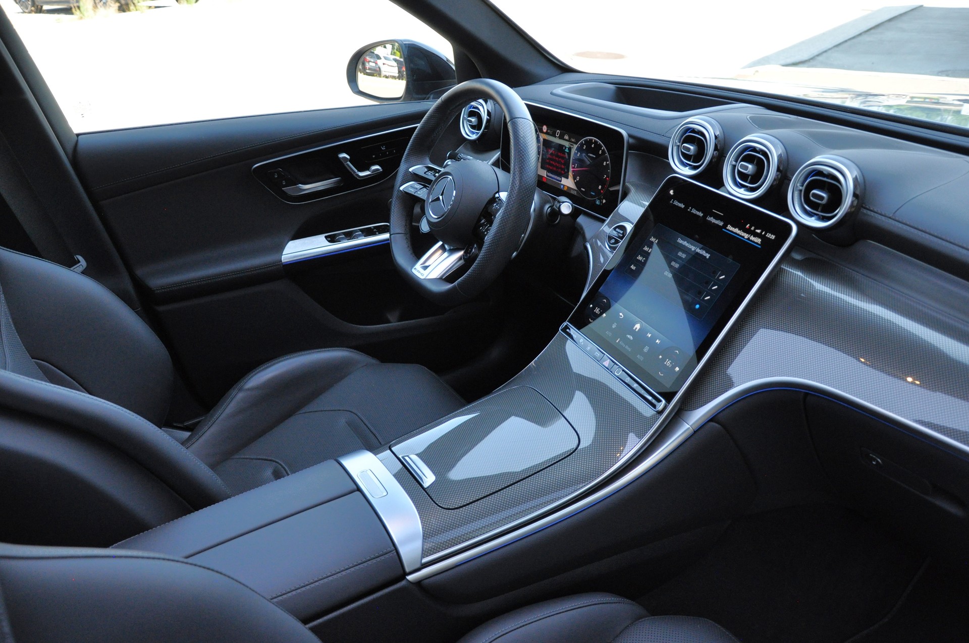 MERCEDES-BENZ GLC 43 AMG Executive Edition 4Matic 9G-Tronic-image-22