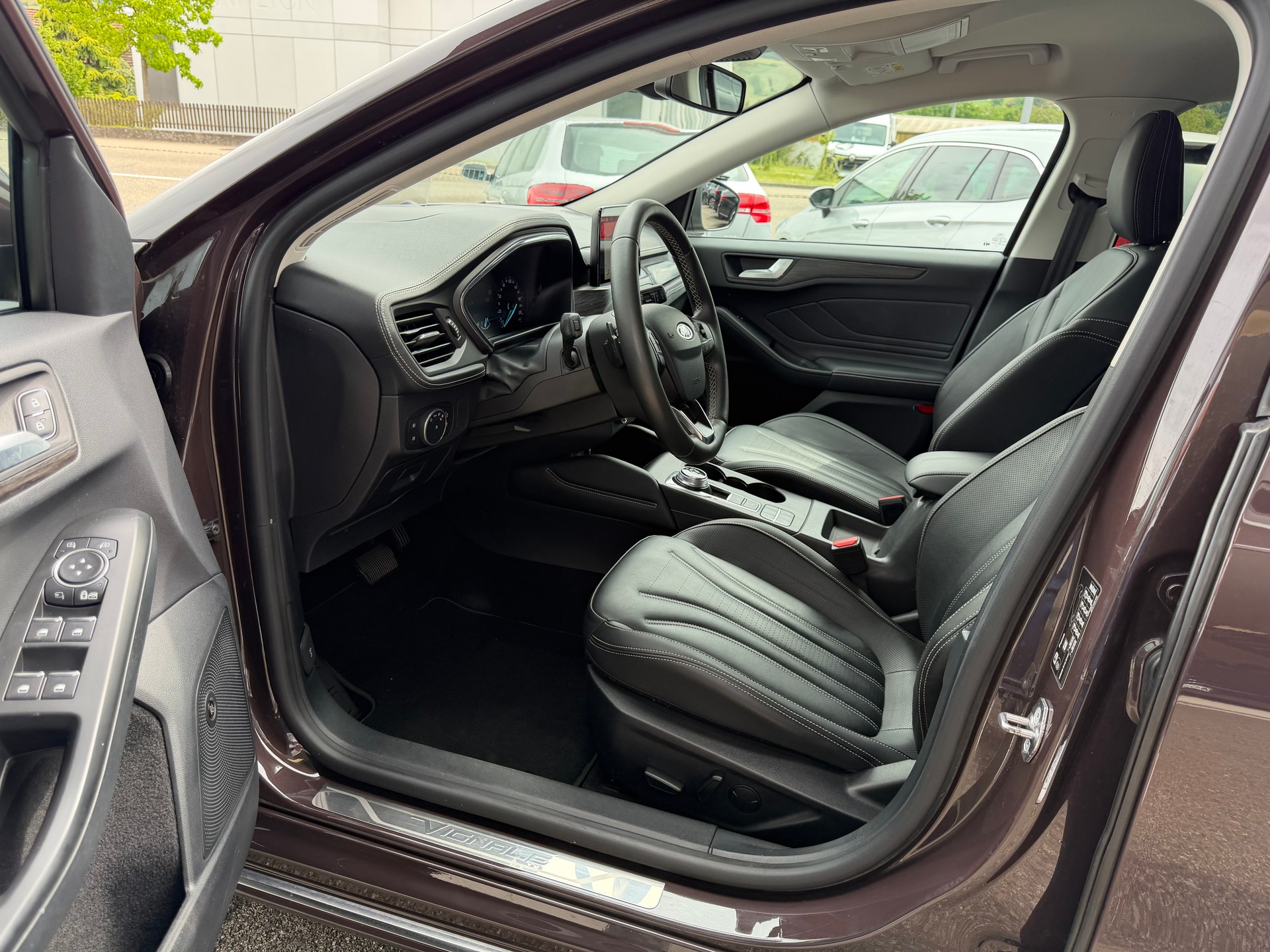 FORD Focus 1.0 SCTi Vignale Automatic-image-12