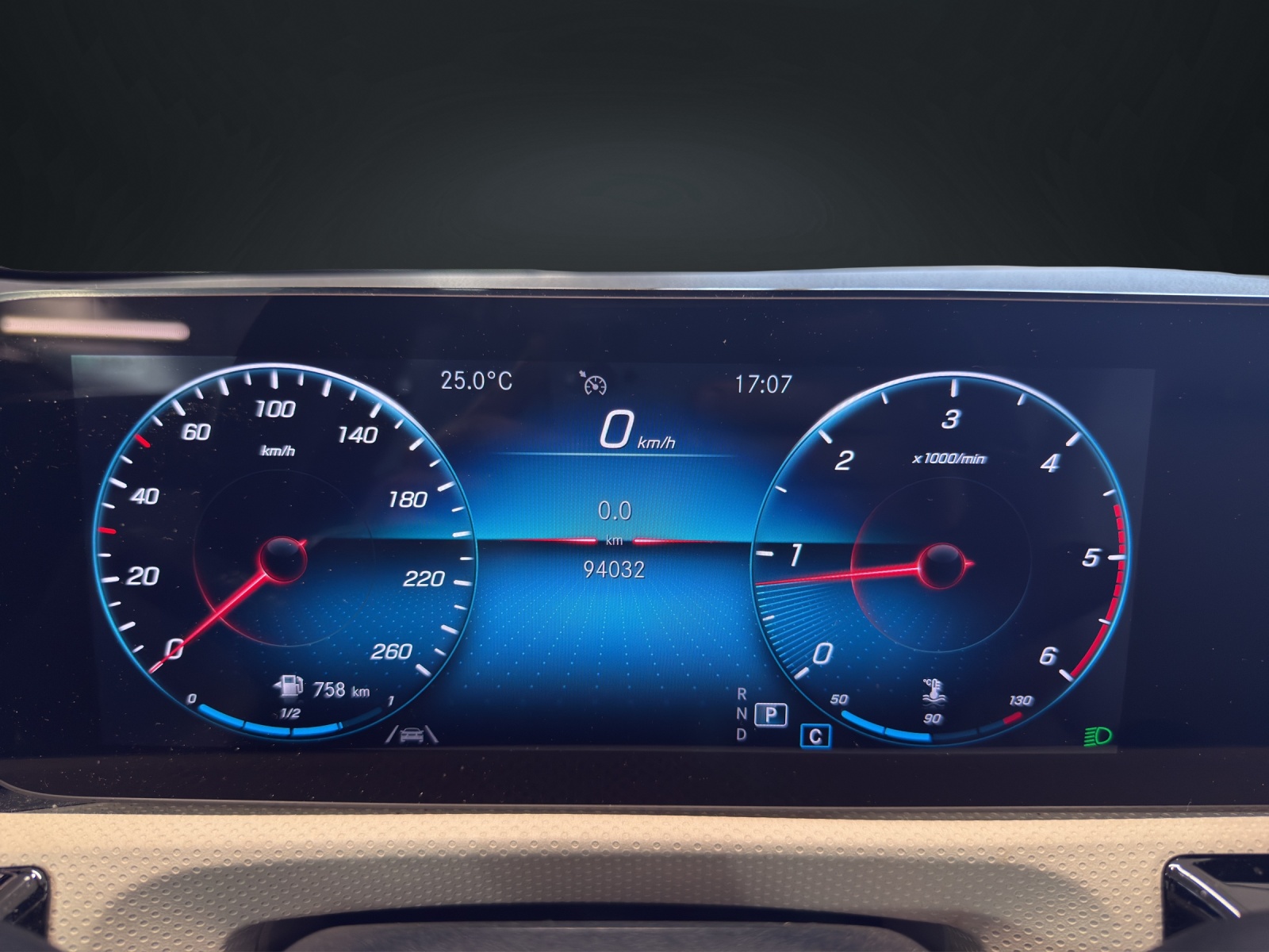 MERCEDES-BENZ A 200 d Progressive 8G-DCT-image-15