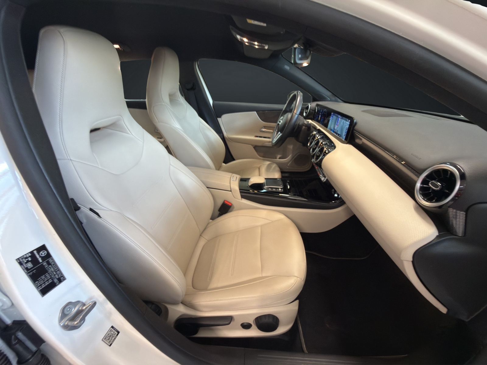 MERCEDES-BENZ A 200 d Progressive 8G-DCT-image-13