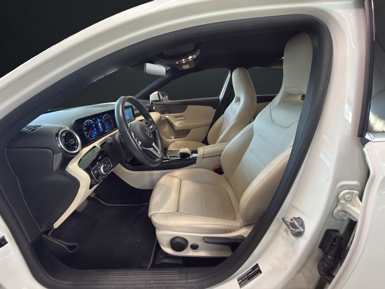 MERCEDES-BENZ A 200 d Progressive 8G-DCT-image-11