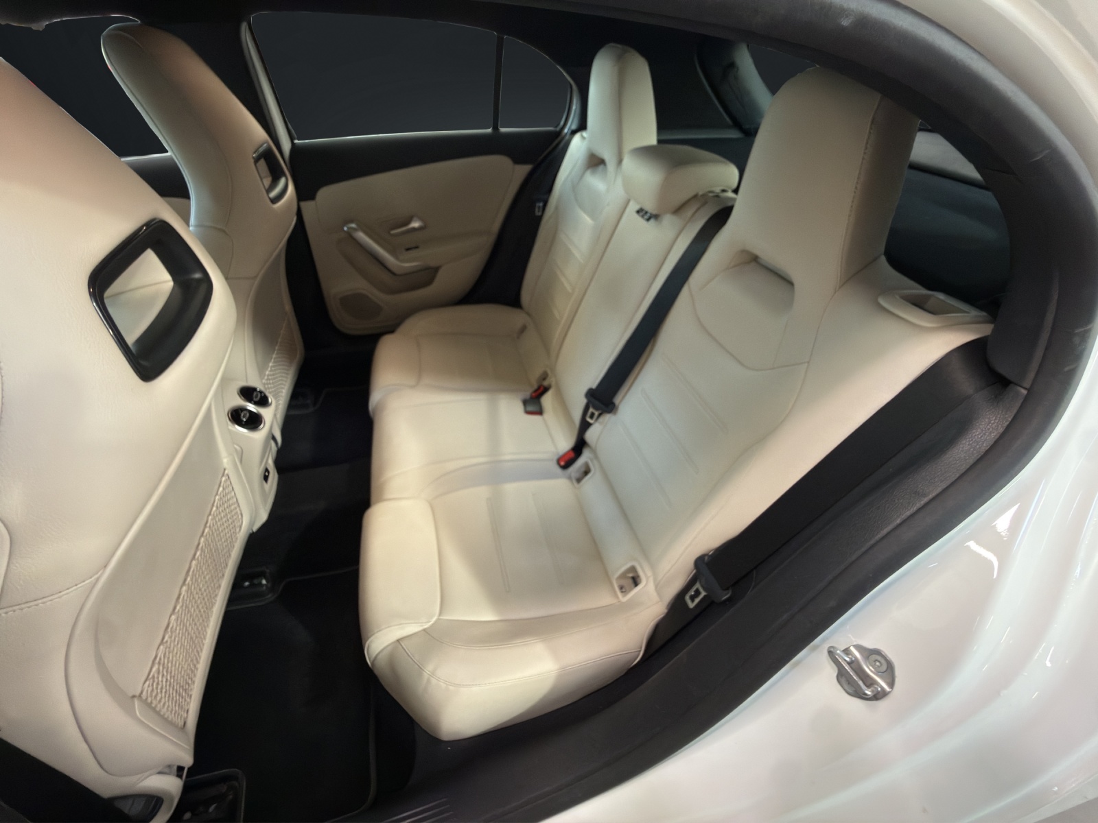 MERCEDES-BENZ A 200 d Progressive 8G-DCT-image-12
