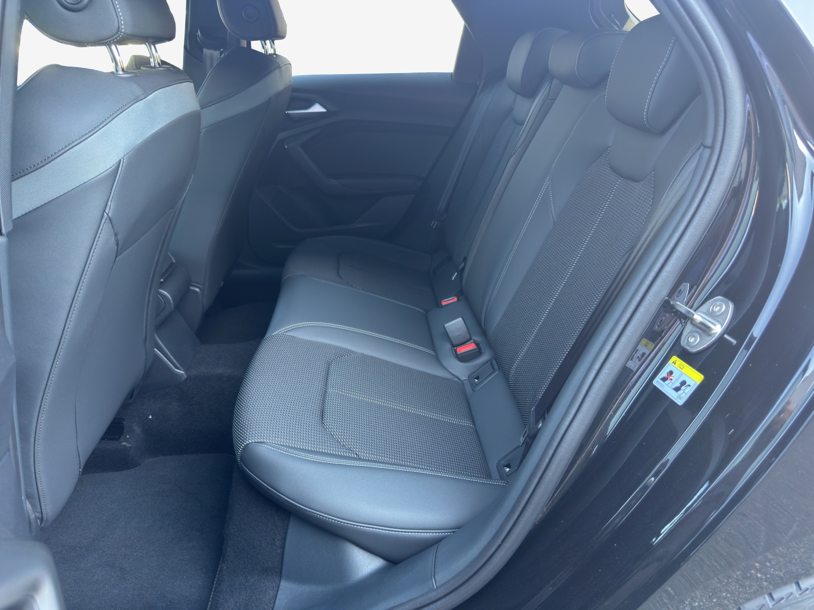 AUDI A1 Sportback 30 TFSI S Line Attraction S-tronic-image-11