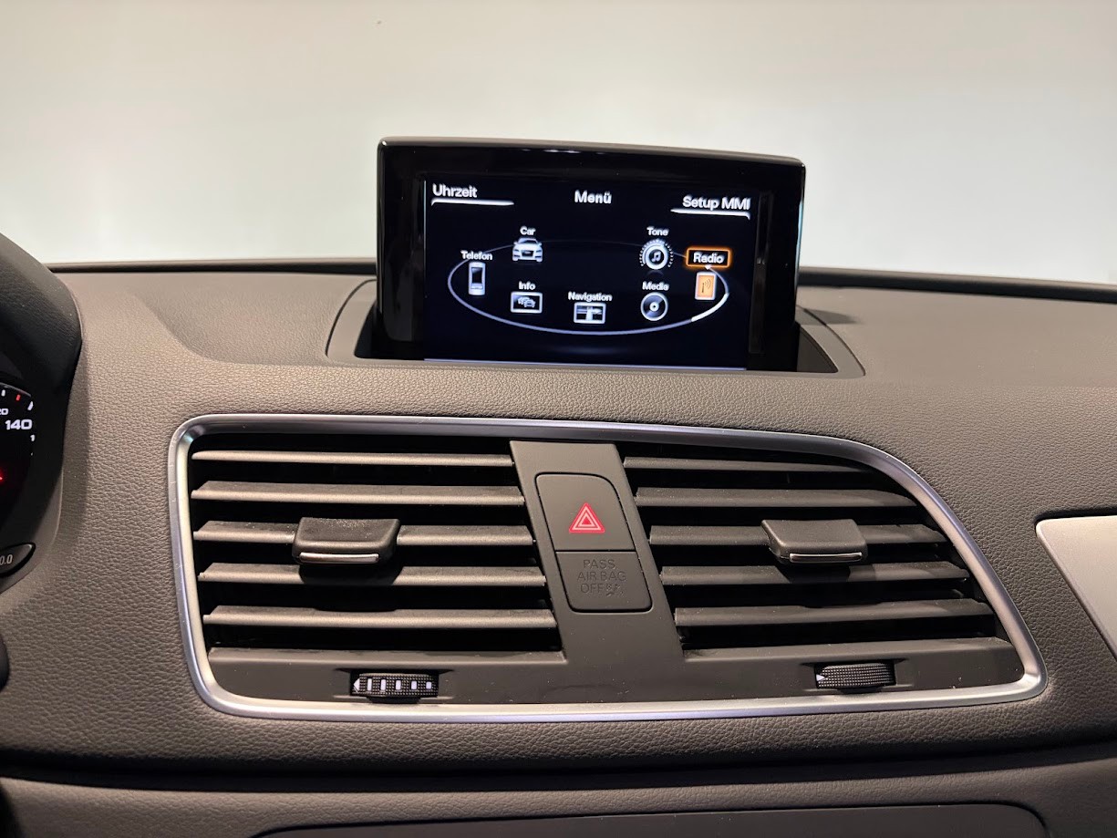 AUDI Q3 2.0 TDI quattro S-tronic-image-8