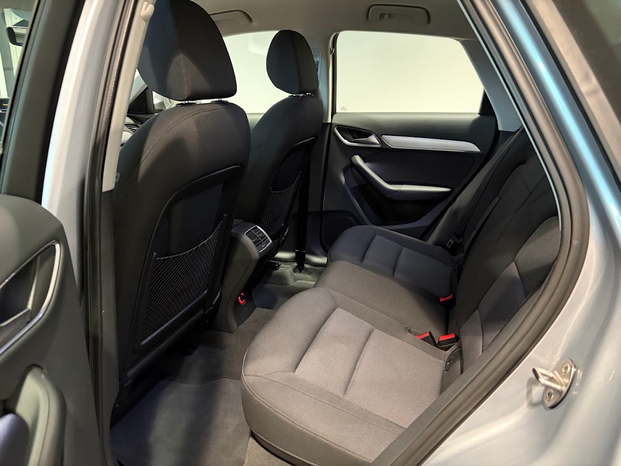 AUDI Q3 2.0 TDI quattro S-tronic-image-4
